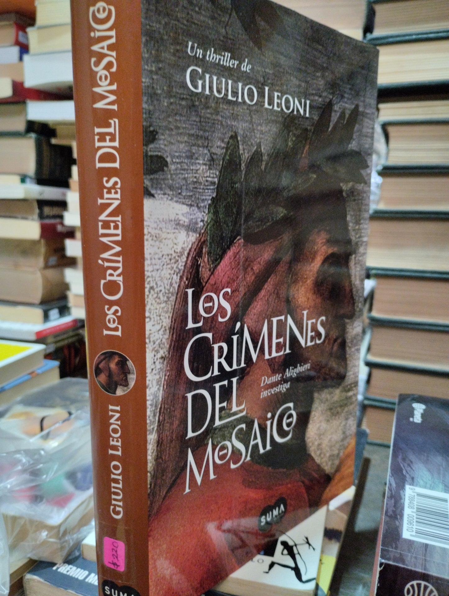 LOS CRIMENES DEL MOSAICO POR GIULIO LEONI USADO NOVELAS ALDAMA