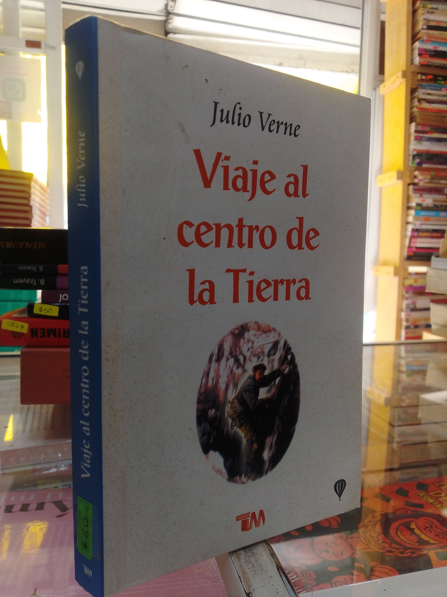 VIAJE AL CENTRO DE LA TIERRA POR JULIO VERNE USADO NOVELA JUAREZ
