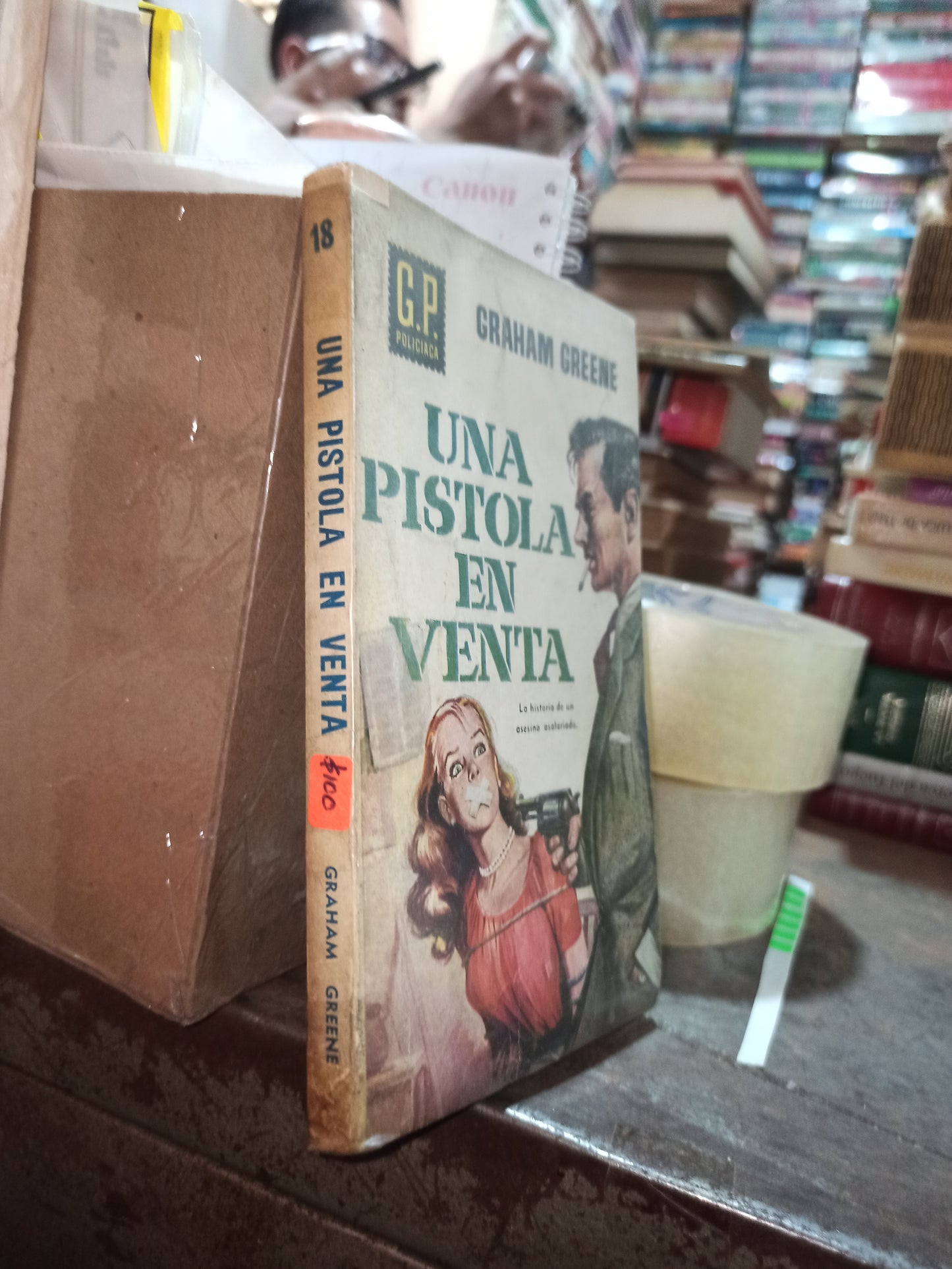 UNA PISTOLA EN VENTA POR GRAHAM GREENE USADO ANTIGUOS ALDAMA