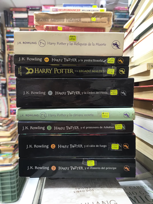 HARRY POTTER COLECCION ENTERA POR J. K. ROWLING USADO NOVELAS JUAREZ 507 8 TOMOS POR $1300