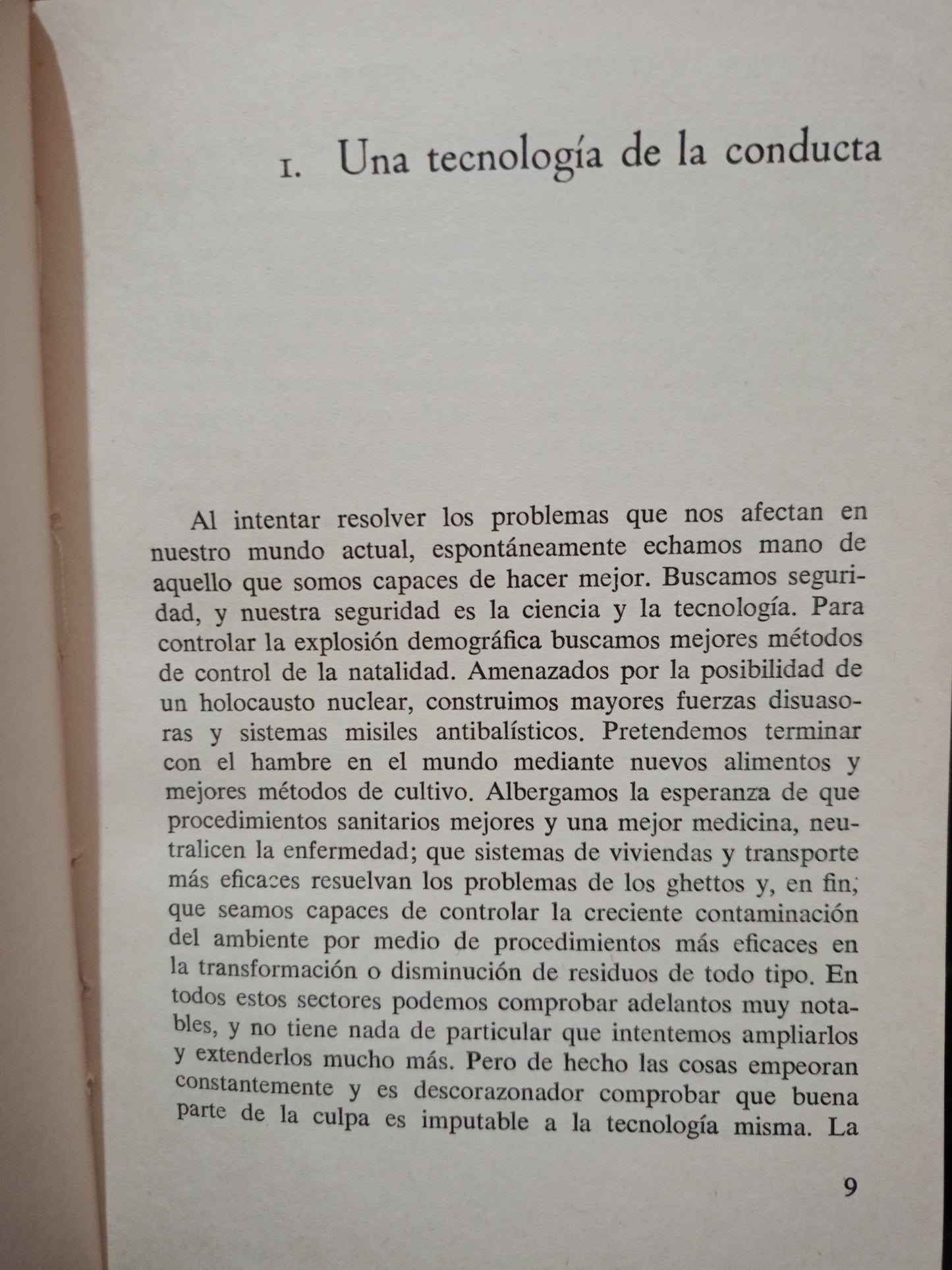 MÁS ALLÁ DE LA LIBERTAD Y LA DIGNIDAD POR B.F. SKINNER USADO PSICOLOGÍA LITERARIO 305