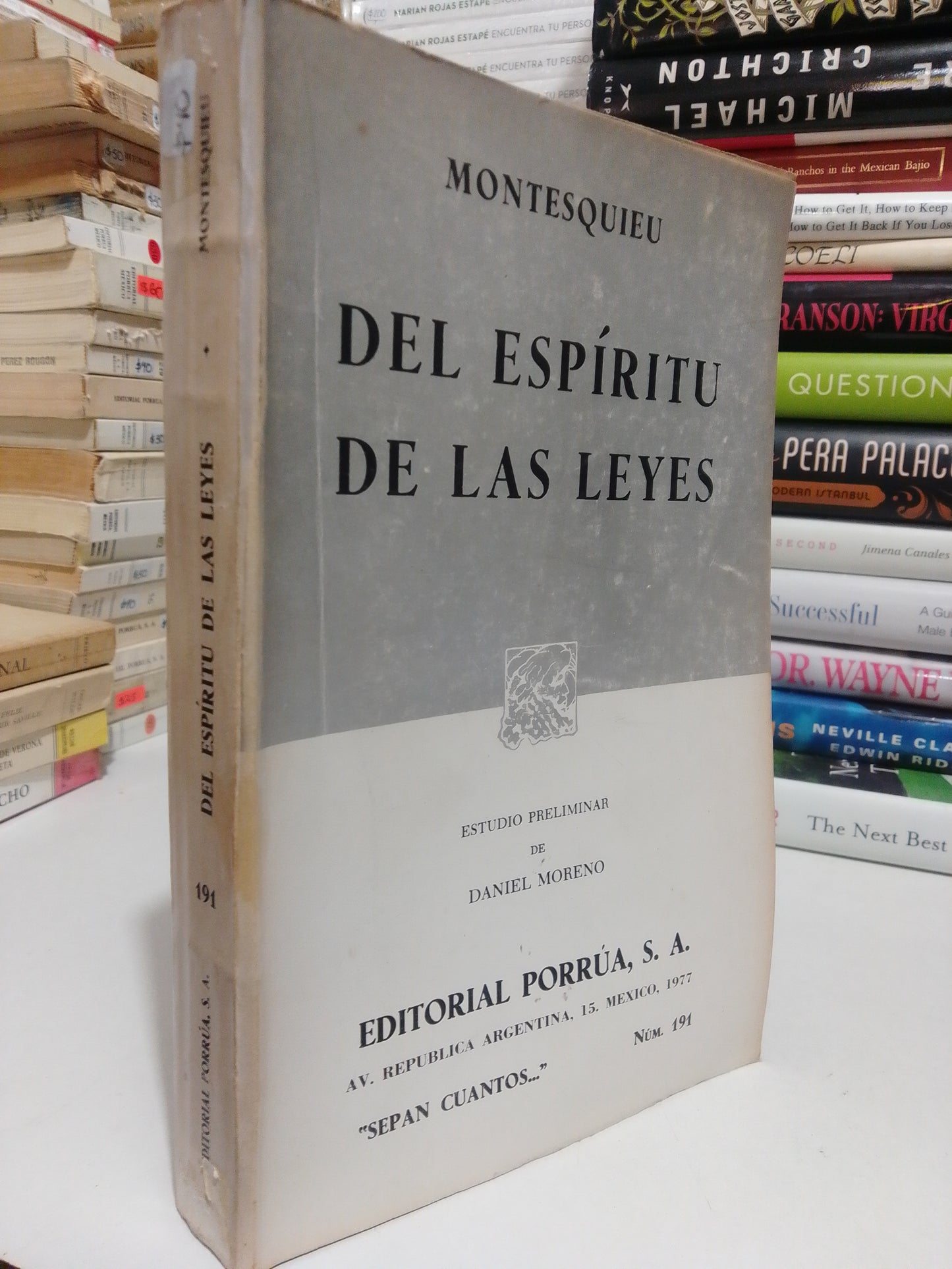 DEL ESPÍRITU DE LAS LEYES POR MONTESQUIEU USADO NOVELA JUÁREZ