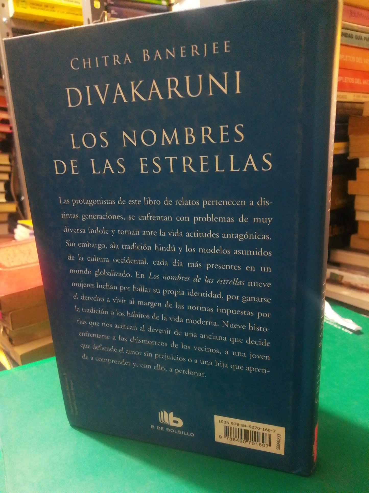LOS NOMBRES DE LAS ESTRELLAS POR CHITRA BANERJEE DIVAKARUNI USADO NOVELA JUAREZ