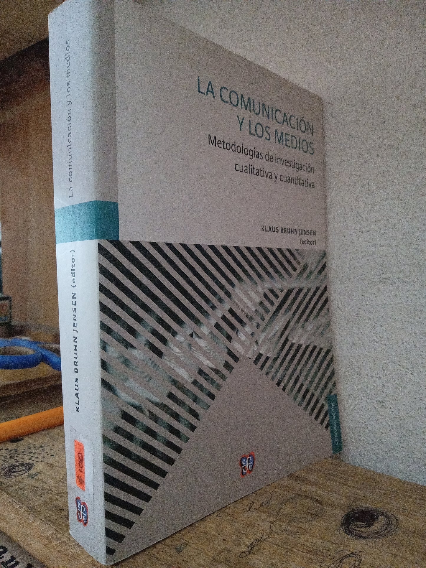 LA COMUNICACIÓN Y LOS MEDIOS KLAUS BRUHN JENSEN USADO EDUCACIÓN LITERARIO 305