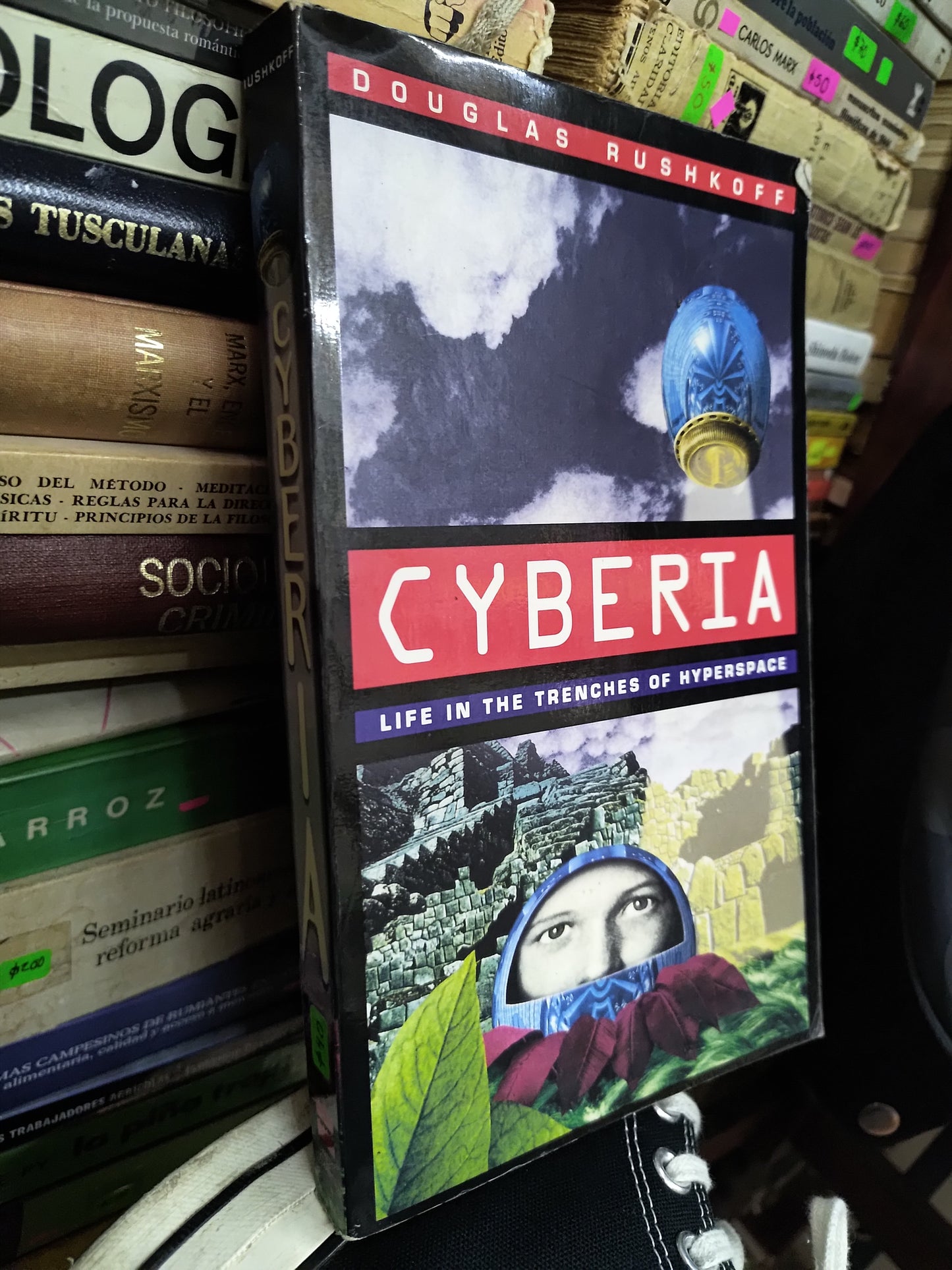 CYBERIA POR DOUGLAS RUSHKOFF USADO IDIOMAS LITERARIO 207