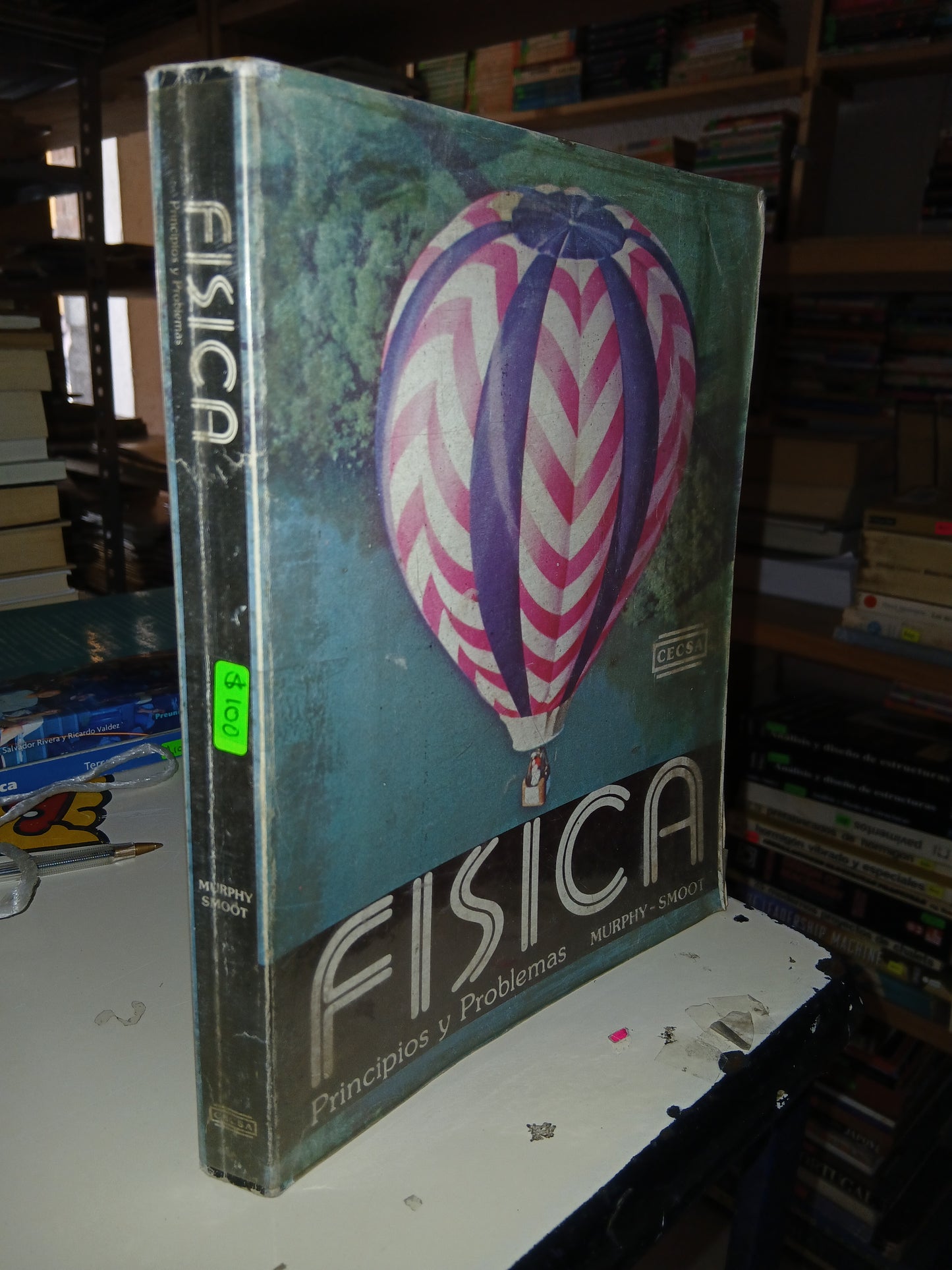 FÍSICA PRINCIPIOS Y PROBLEMAS POR JAMES T. MURPHY Y ROBERT C. SMOOT USADO FÍSICA LITERARIO 207