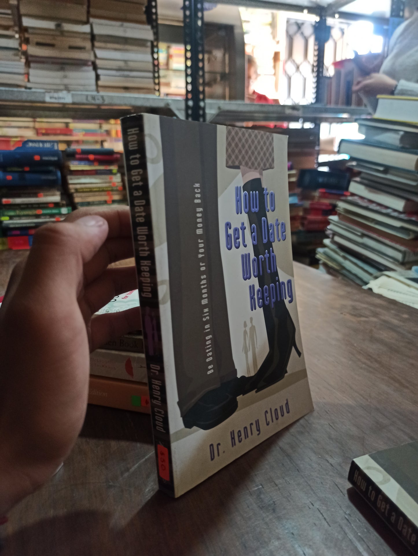 HOW TO GET A DATE WORTH KEEPING POR EL DR. HENRY CLOUD USADO IDIOMAS ALDAMA