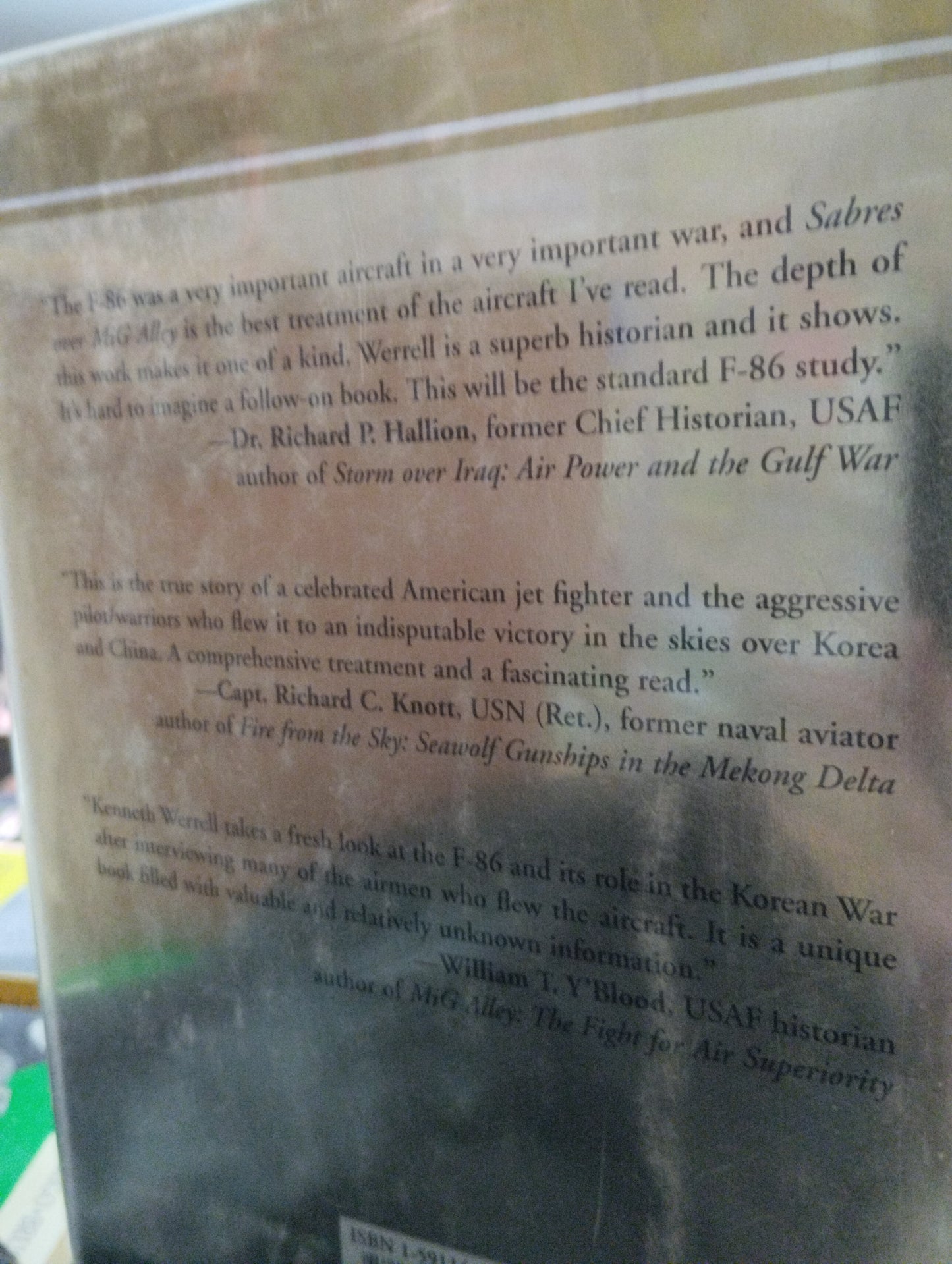 SABRES OVER MIG ALLEY BY KENNETH P. WERRELL USADO HISTORIA ALDAMA EDITORIAL NAVAL INSTITUTE PRESS EN BUEN ESTADO