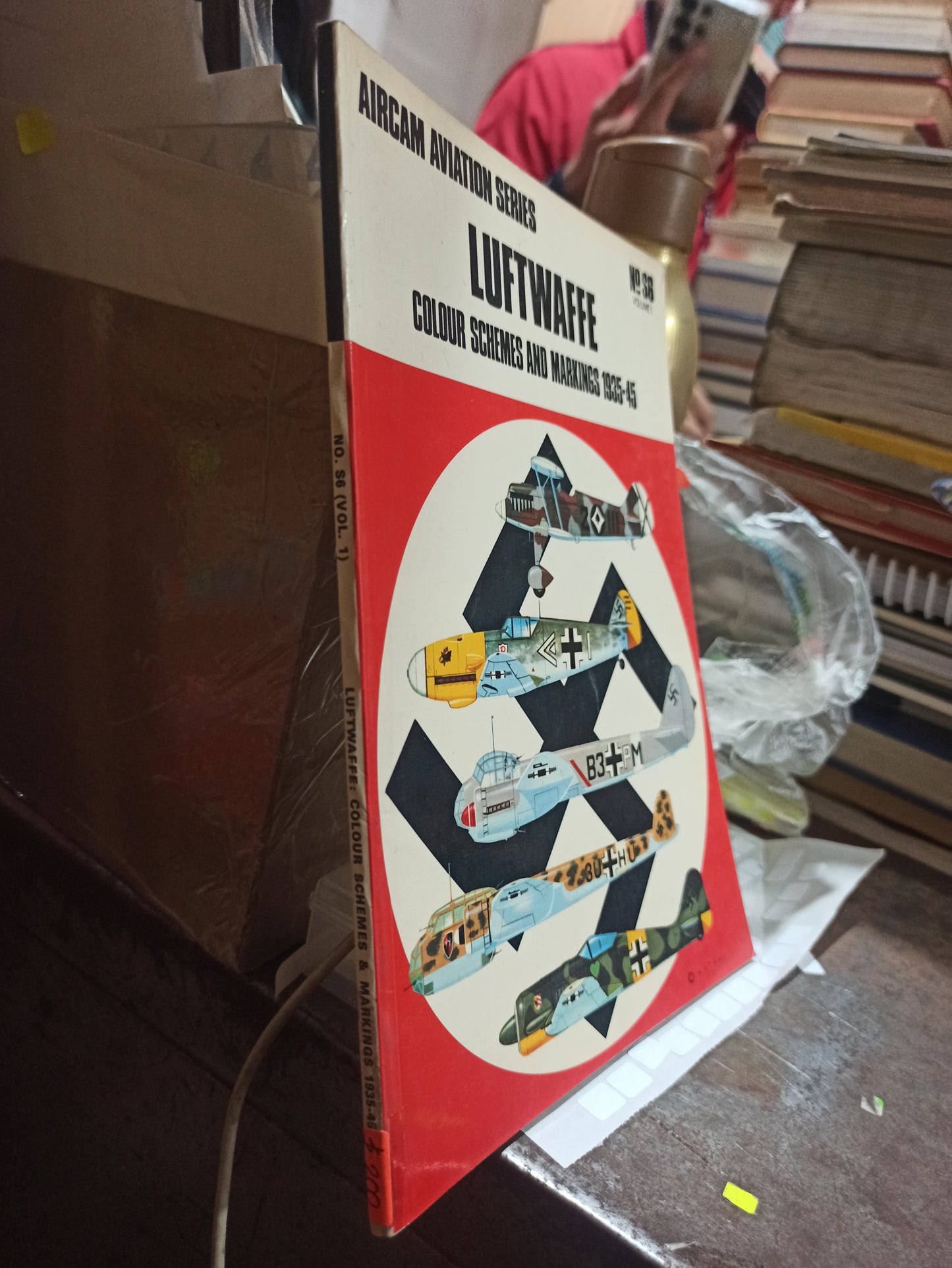 LUFTWAFFE COLOUR SCHEMES AND MARKINGS POR MARTIN WINDROW USADO 2DA GUERRA ALDAMA