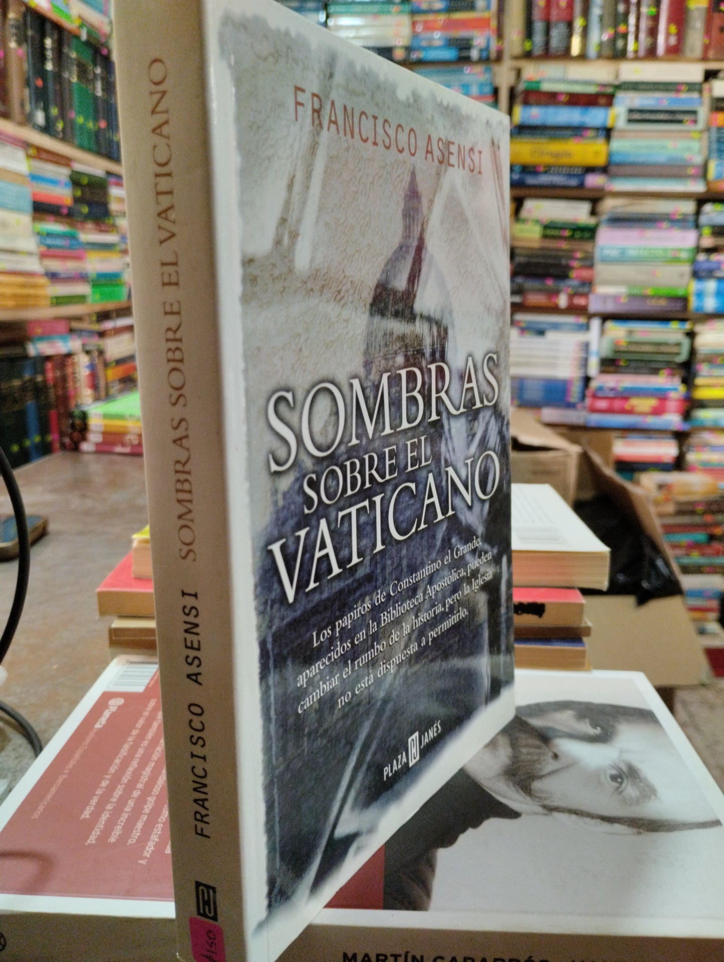 SOMBRAS SOBRE EL VATICANO POR FRANCISCO ASENSI USADO NOVELAS ALDAMA