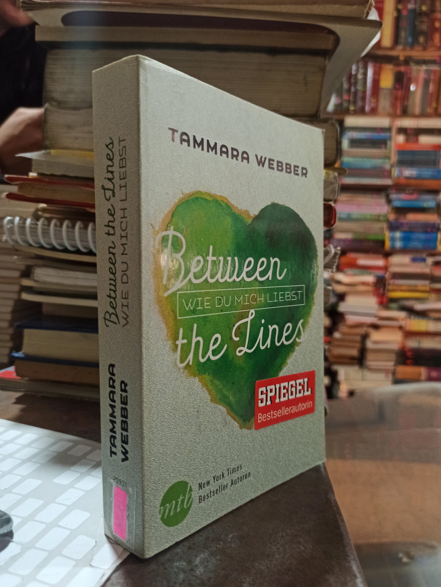 BETWEEN THE LINES POR TAMMARA WEBBER USADO IDIOMAS ALDAMA