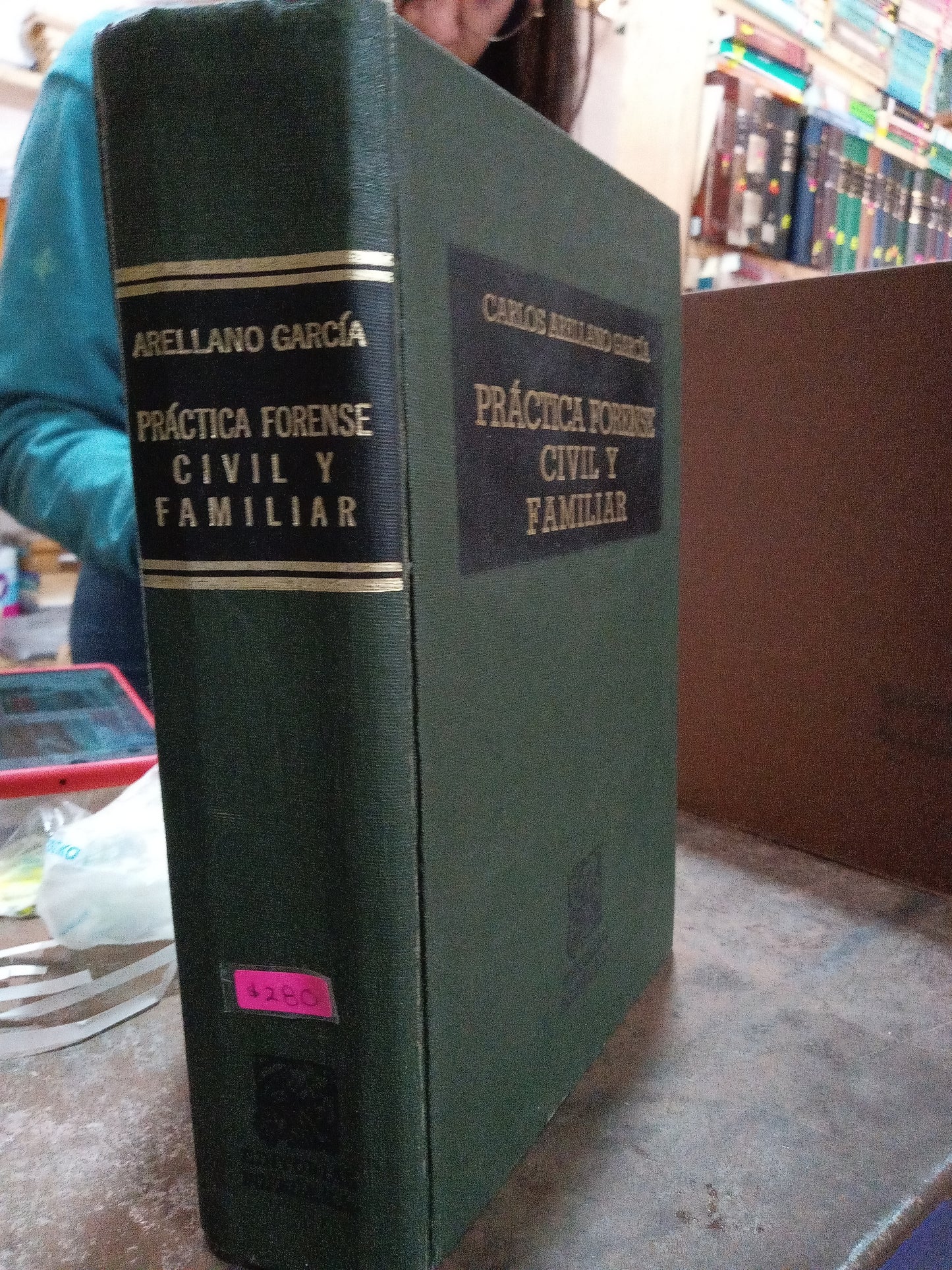 PRÁCTICA FORENSE CIVIL Y FAMILIAR POR CARLOS ARELLANO GARCIA USADO DERECHO ALDAMA