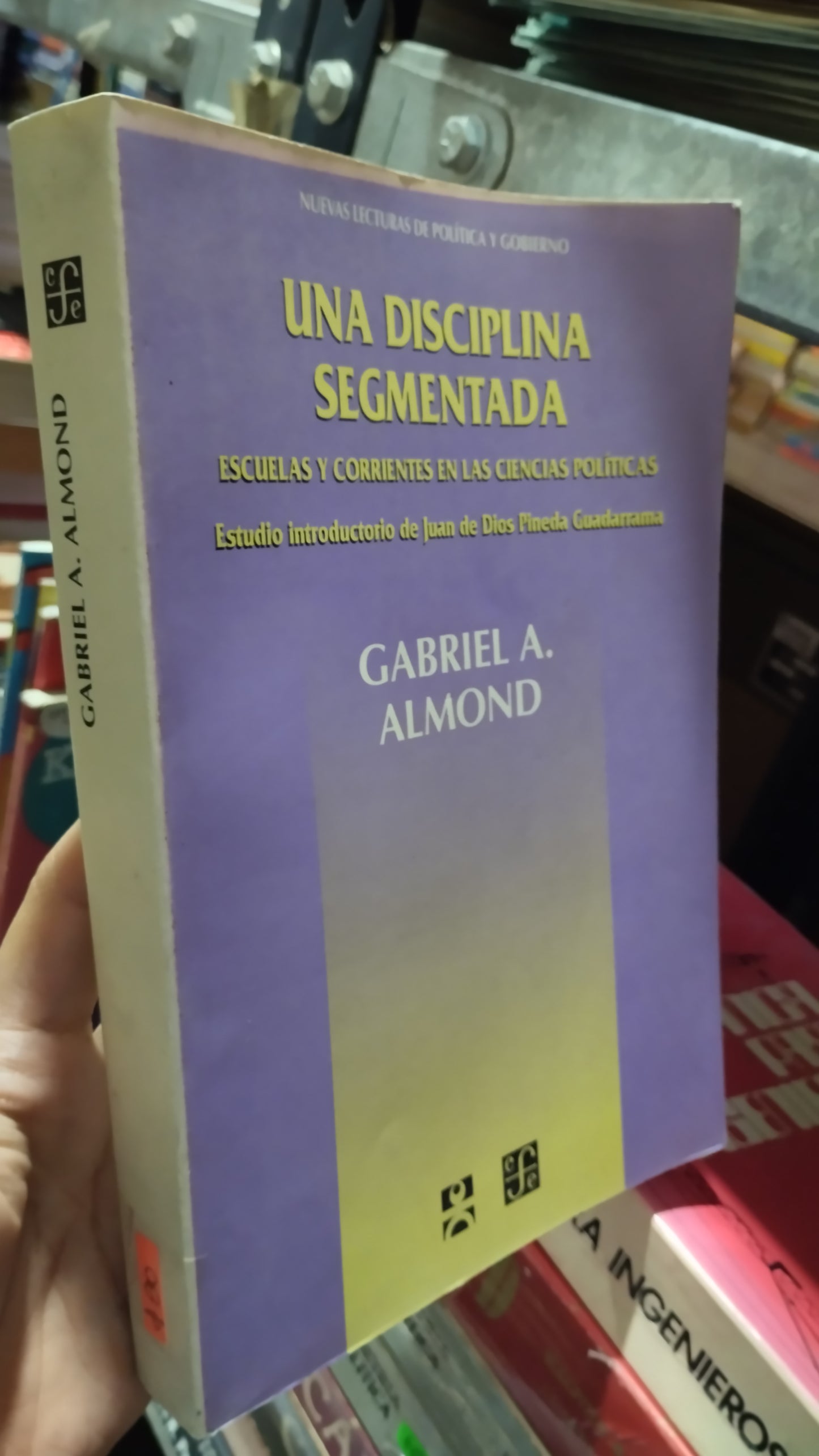 UNA DISCIPLINA SEGMENTADA POR GABRIEL A ALMOND LIBRO USADO EDUCACIÓN ALDAMA