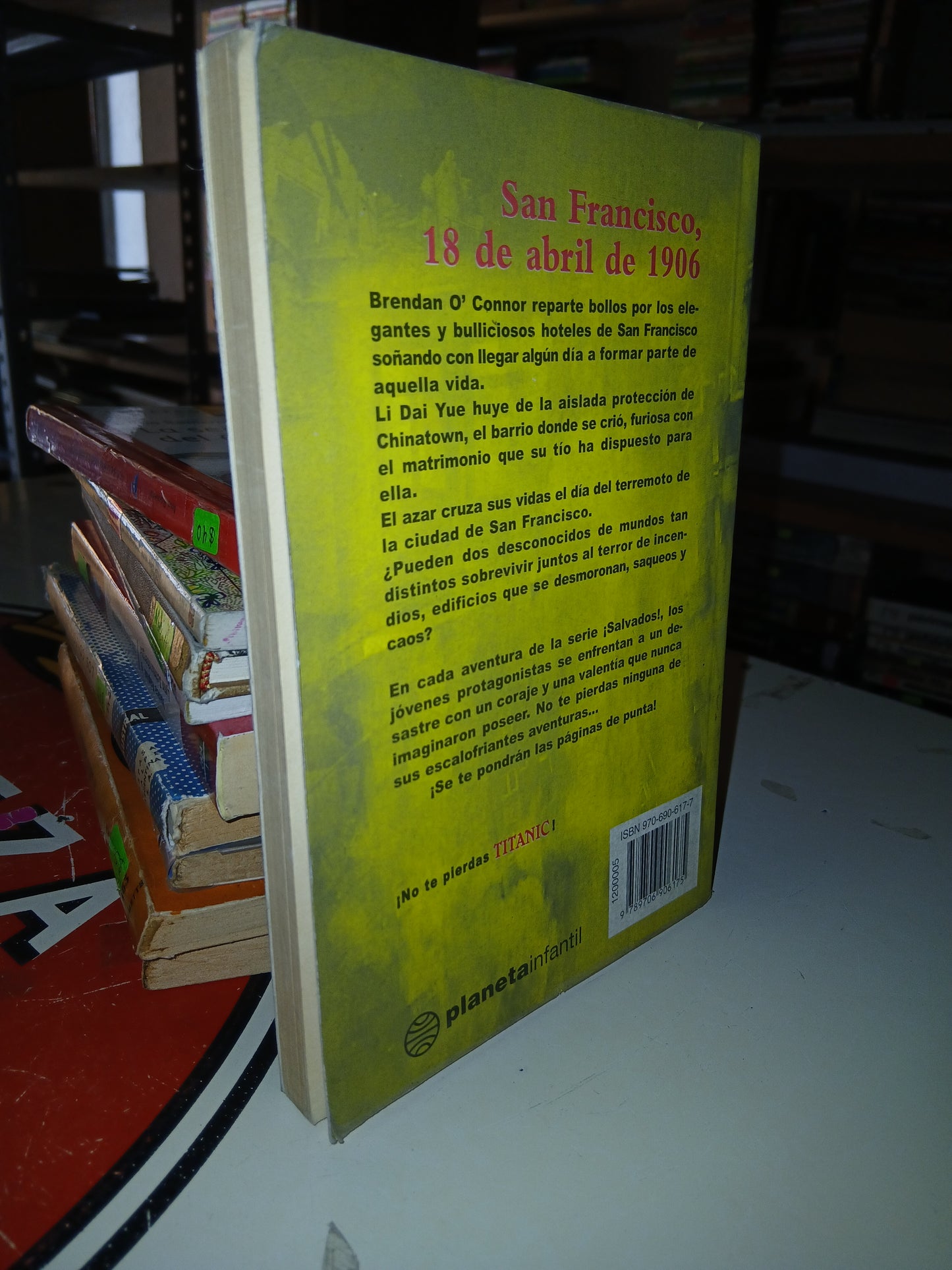 ¡SALVADOS! TERREMOTO POR K. DUEY Y K.A. BALE USADO NOVELA LITERARIO 207