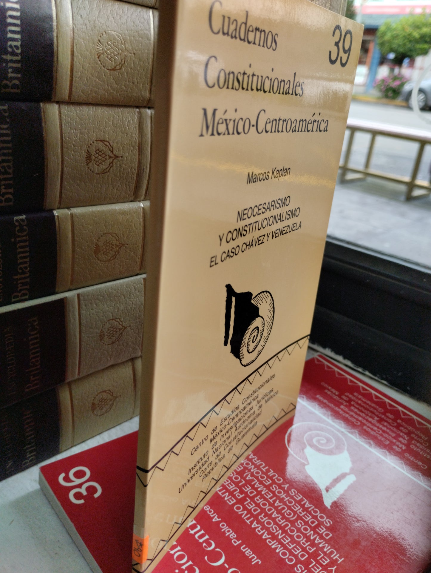 CUADERNOS CONSTITUCIONALES DE MEXICO CENTROAMERICA NEOCESARISMO Y CONSTITUCIONALISMO EL CASO DE CHAVEZ Y VENEZUELA MARCOS KAPLAN USADO POLITICA JUAREZ 515