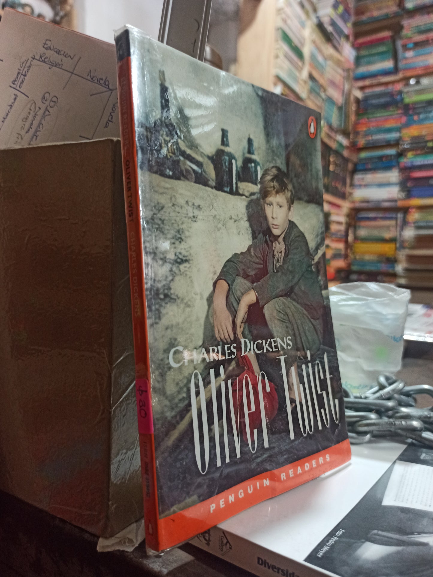 OLIVER TWIST POR CHARLES DICKENS USADO IDIOMAS ALDAMA