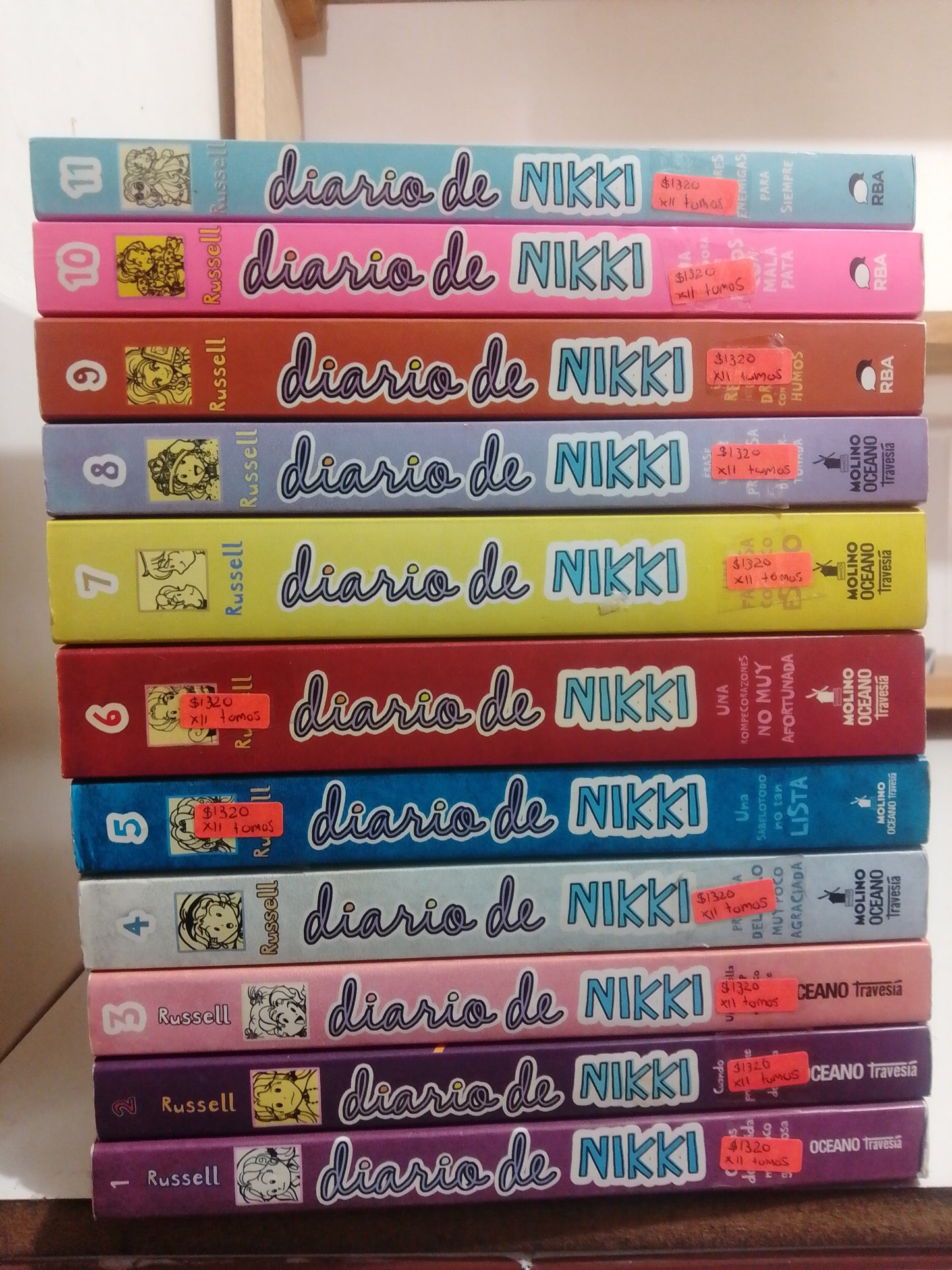 DIARIO DE NIKKI 11 TOMOS POR RACHEL RENEE RUSSELL USADO INFANTIL JUAREZ