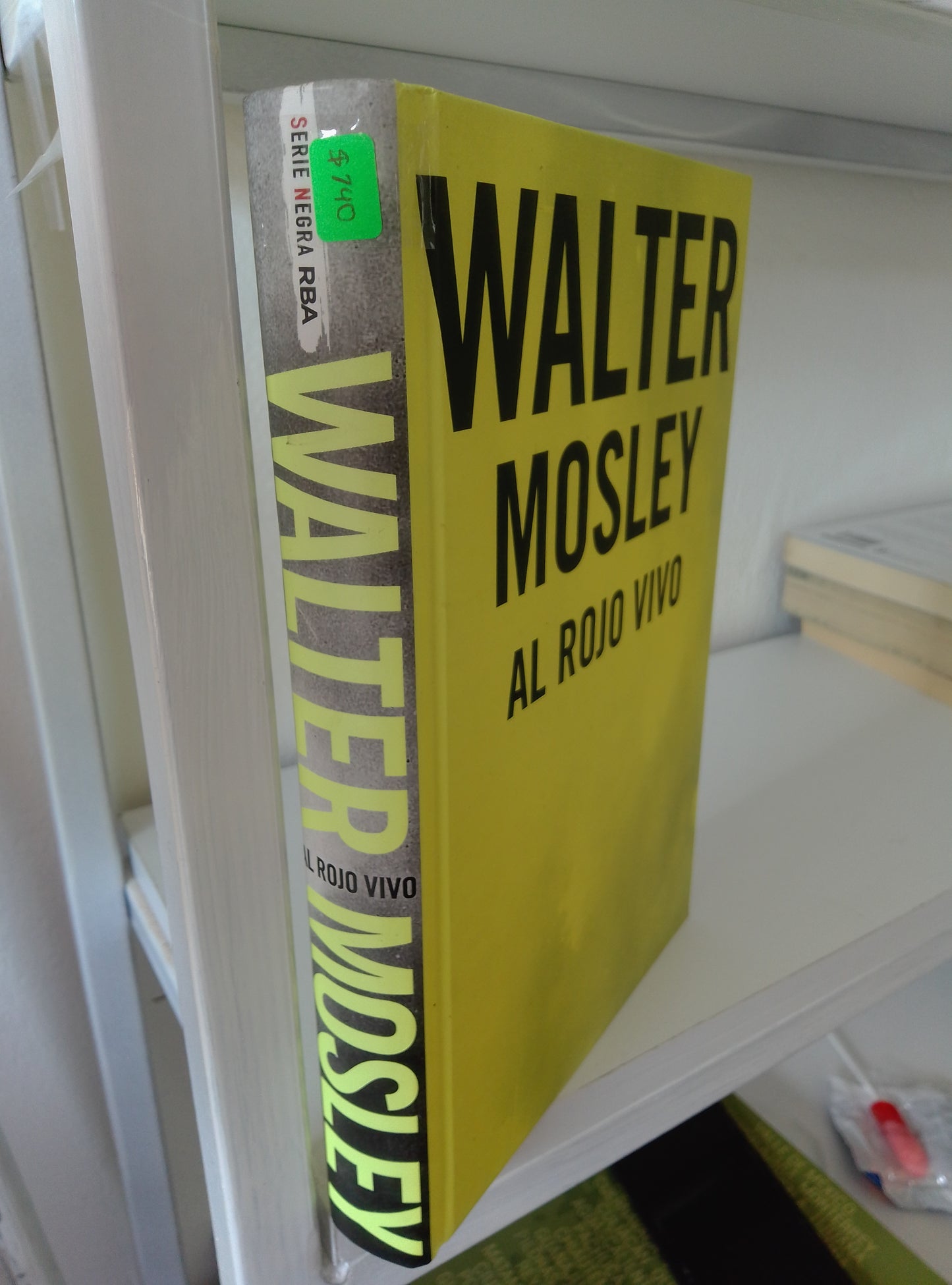 AL ROJO VIVO WALTER MOSLEY USADO NOVELAS JUAREZ 515