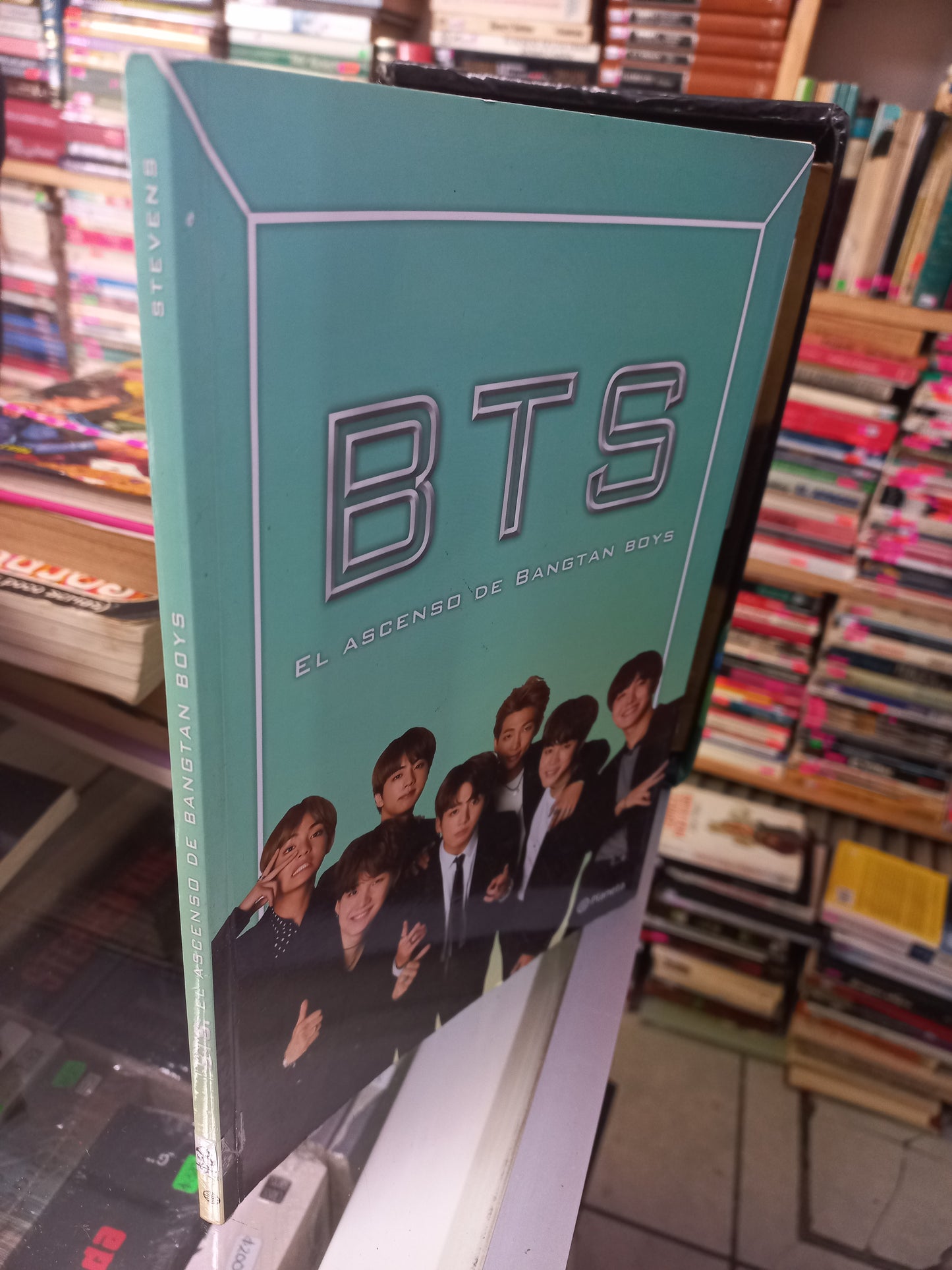 BTS EL ASCENSO DE BANGTAN BOYS POR CARA J. STEVENS USADO NOVELA JUÁREZ