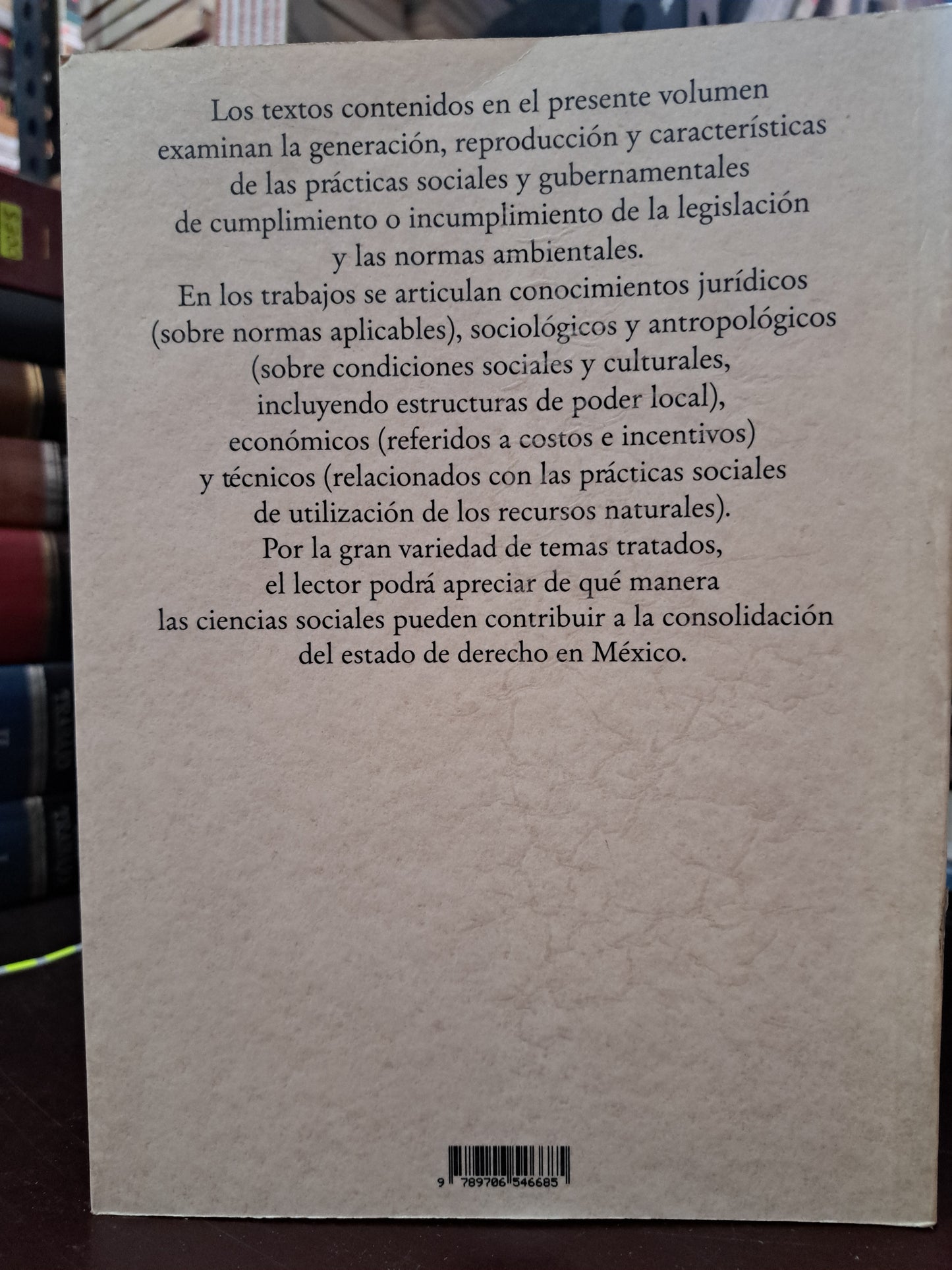SOCIEDAD, DERECHO Y MEDIO AMBIENTE PRIMER INFORME DEL PROGRAMA DE INVESTIGACIÓN SOBRE APLICACIÓN Y CUMPLIMIENTO DE LA LEGISLACIÓN AMBIENTAL EN MÉXICO MARTHA BAÑUELOS (coord) USADO DERECHO LITERARIO 305