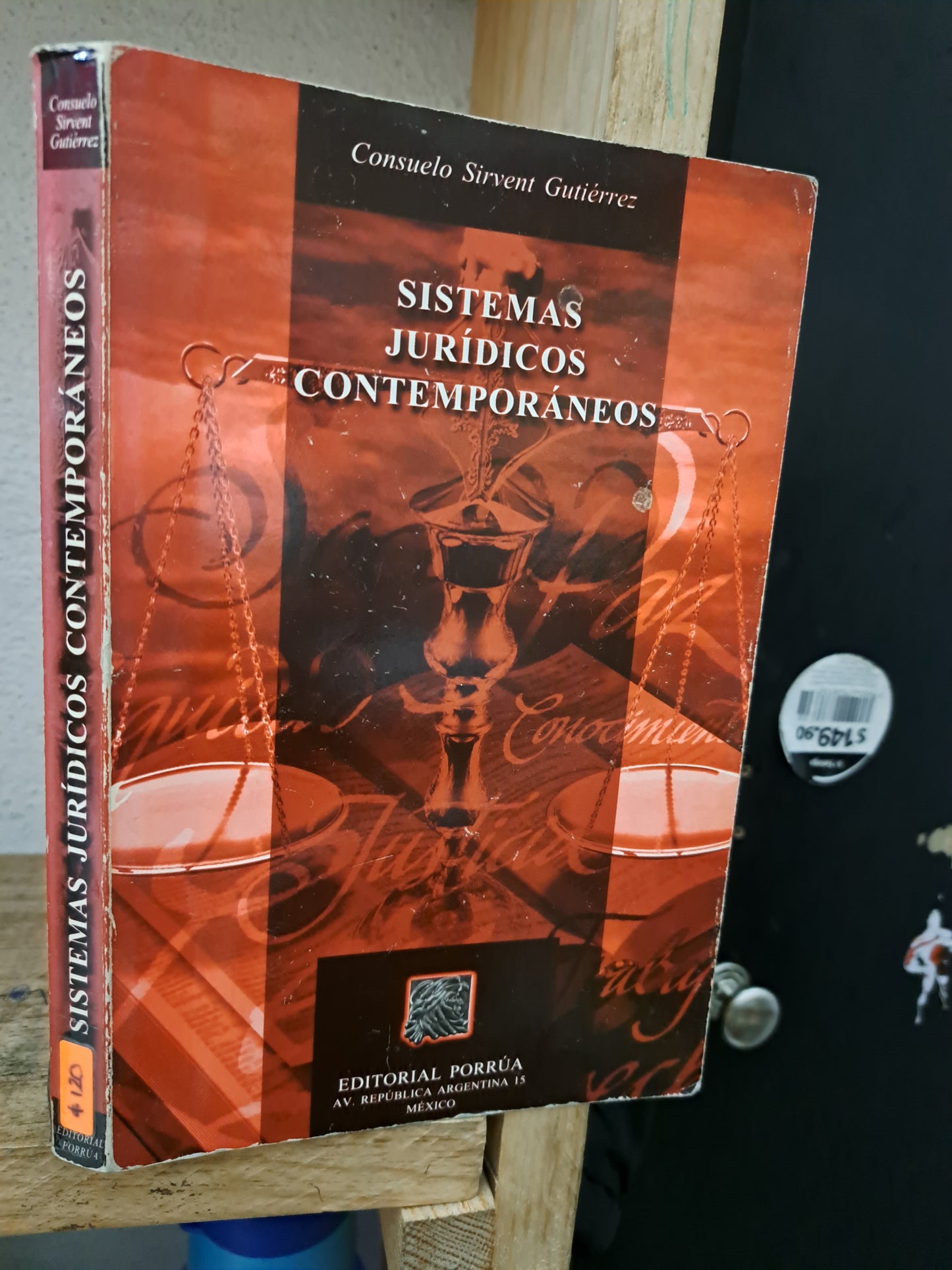 SISTEMAS JURÍDICOS CONTEMPORÁNEOS CONSUELO SIRVENT GUTIÉRREZ USADO DERECHO LITERARIO 305