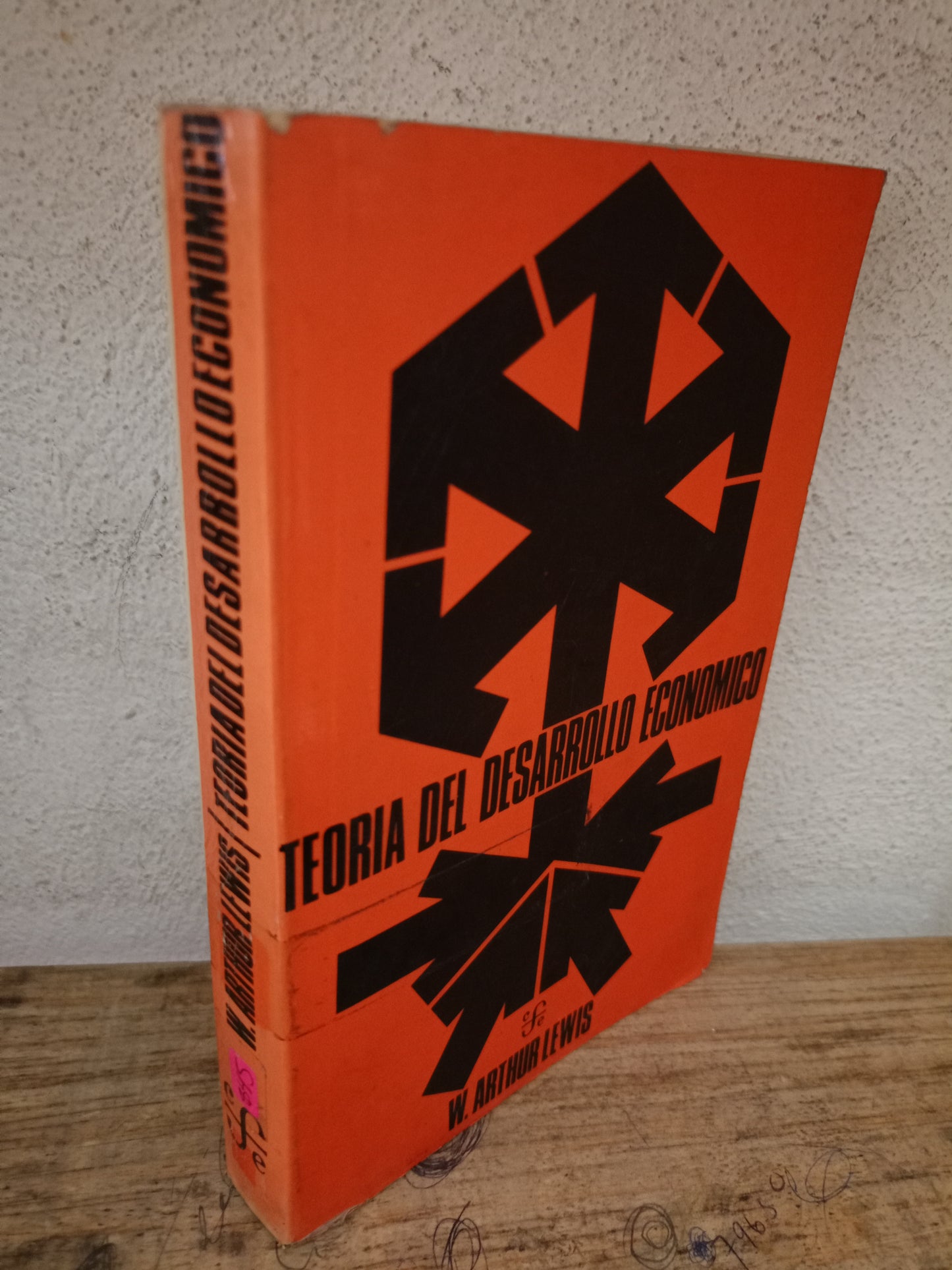 TEORÍA DEL DESARROLLO ECONÓMICO POR W. ARTHUR LEWIS USADO ADMINISTRACIÓN LITERARIO 305