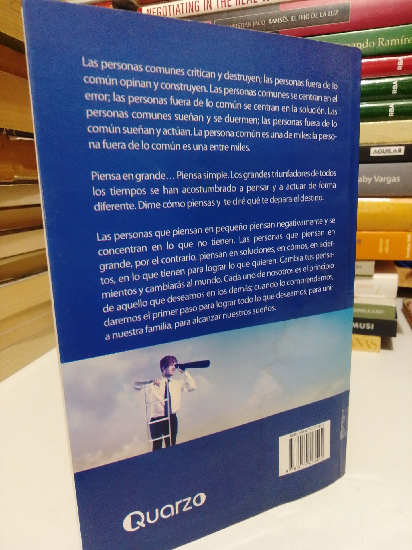PIENSA EN GRANDE PIENSA SIMPLE COMO PIENSAN LOS TRIUNFADORES POR ENRIQUE VILLARREAL AGUILAR USADO SUP. PESONAL JUÁREZ