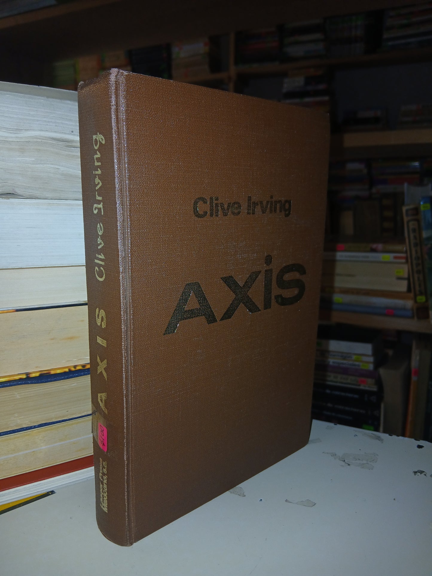 AXIS POR CLIVE IRVING USADO NOVELA LITERARIO 207