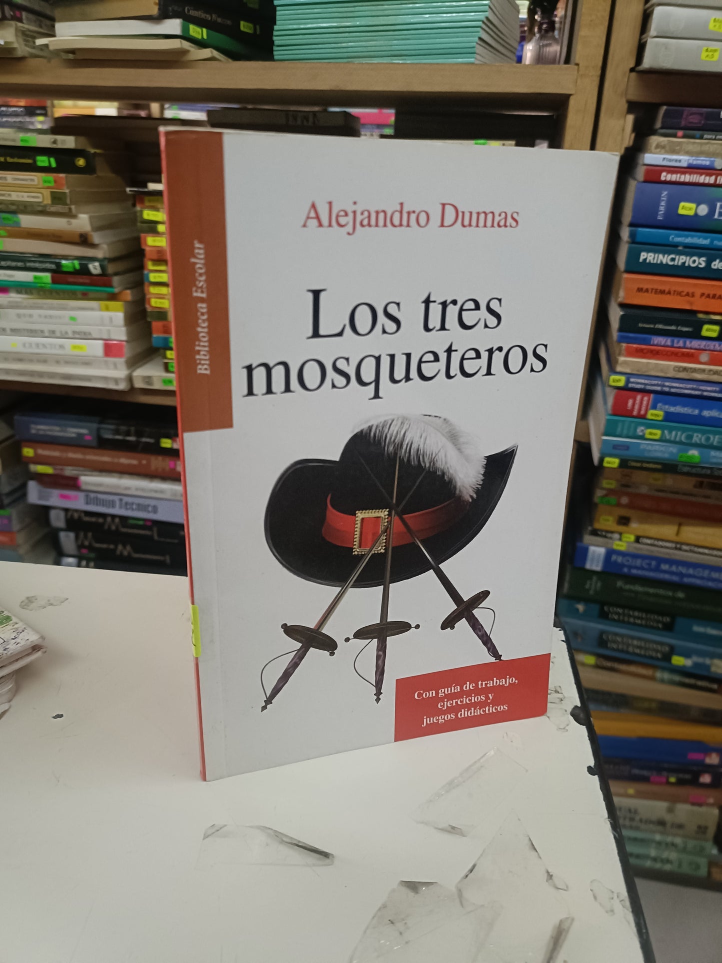 LOS TRES MOSQUETEROS POR ALEJANDRO DUMAS USADO INFANTIL LITERARIO 207