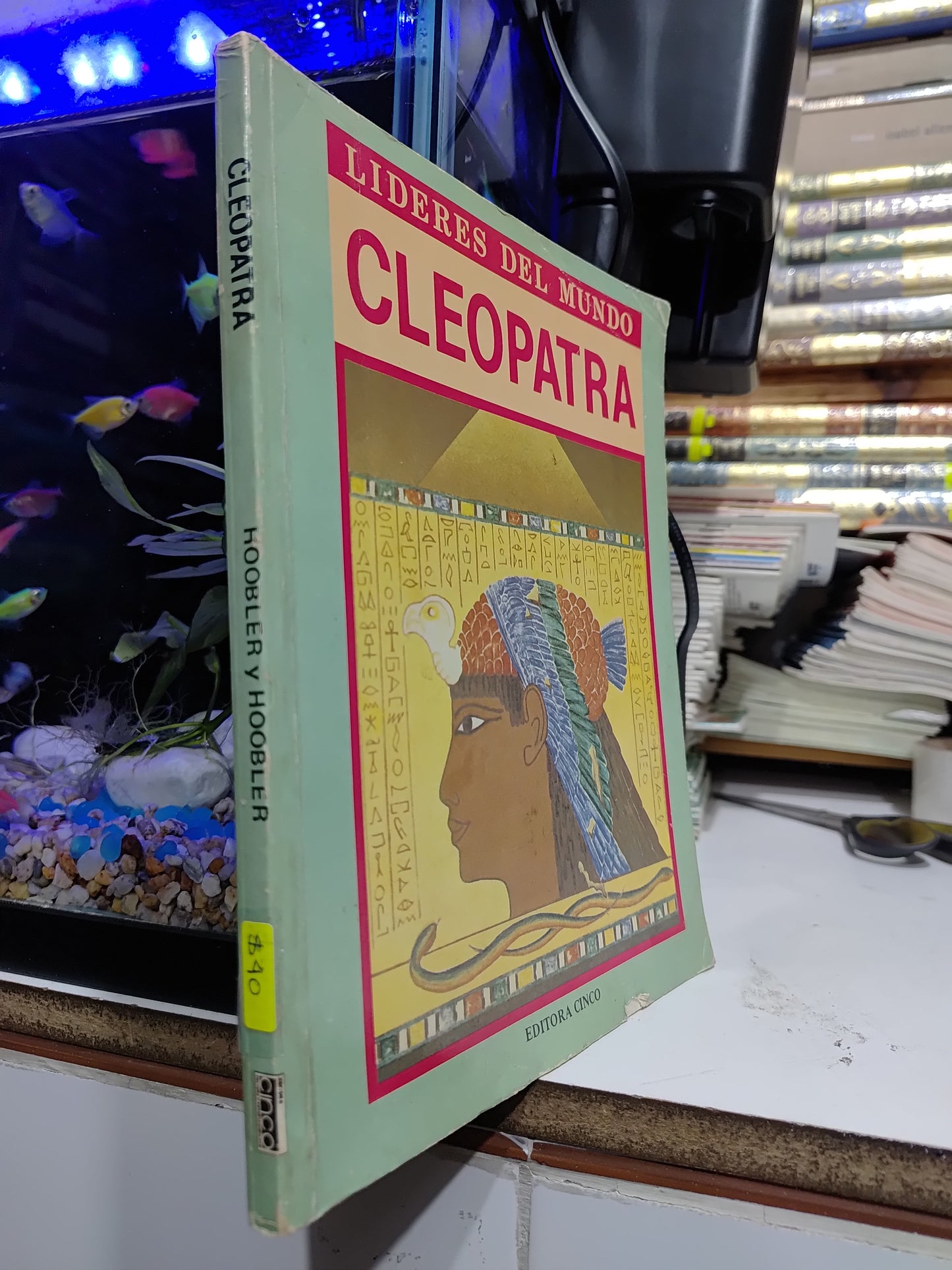 LIDERES DEL MUNDO CLEOPATRA POR EDITORIAL CINCO USADO HISTORIA JUAREZ