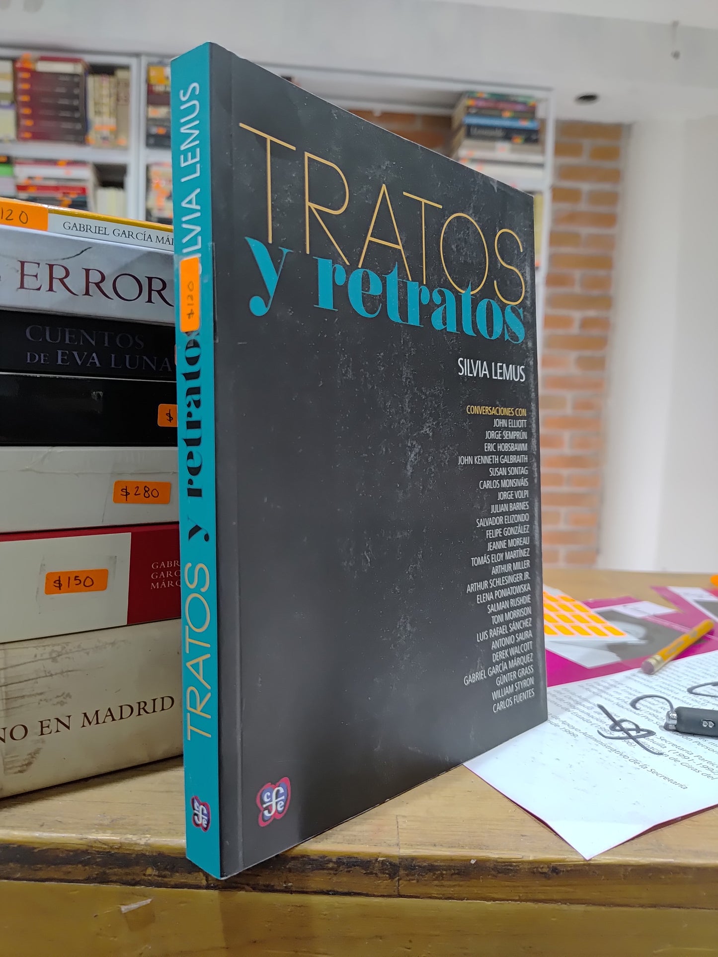 TRATOS Y RETRATOS POR SILVIA LEMUS USADO NOVELAS JUAREZ 515