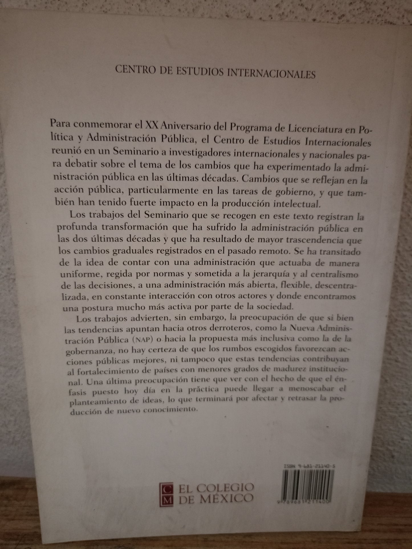DE LA ADMINISTRACIÓN PÚBLICA A LA GOBERNANZA POR MARÍA DEL CARMEN PARDO USADO ADMINISTRACIÓN LITERARIO 305