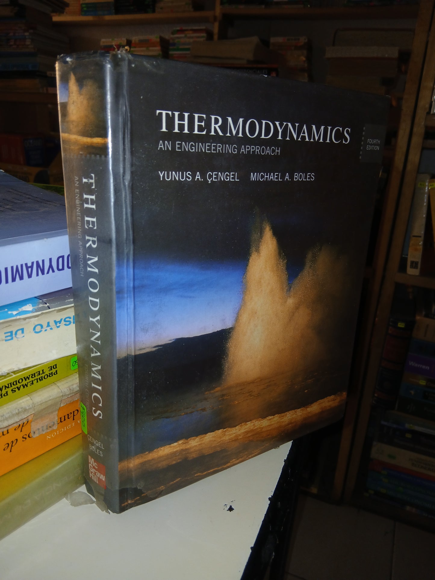 THERMODYNAMICS AN ENGINEERING APPROACH POR YUNUS A. CENGEL Y MICHAEL A. BOLES USADO TERMODINÁMICA LITERARIO 207