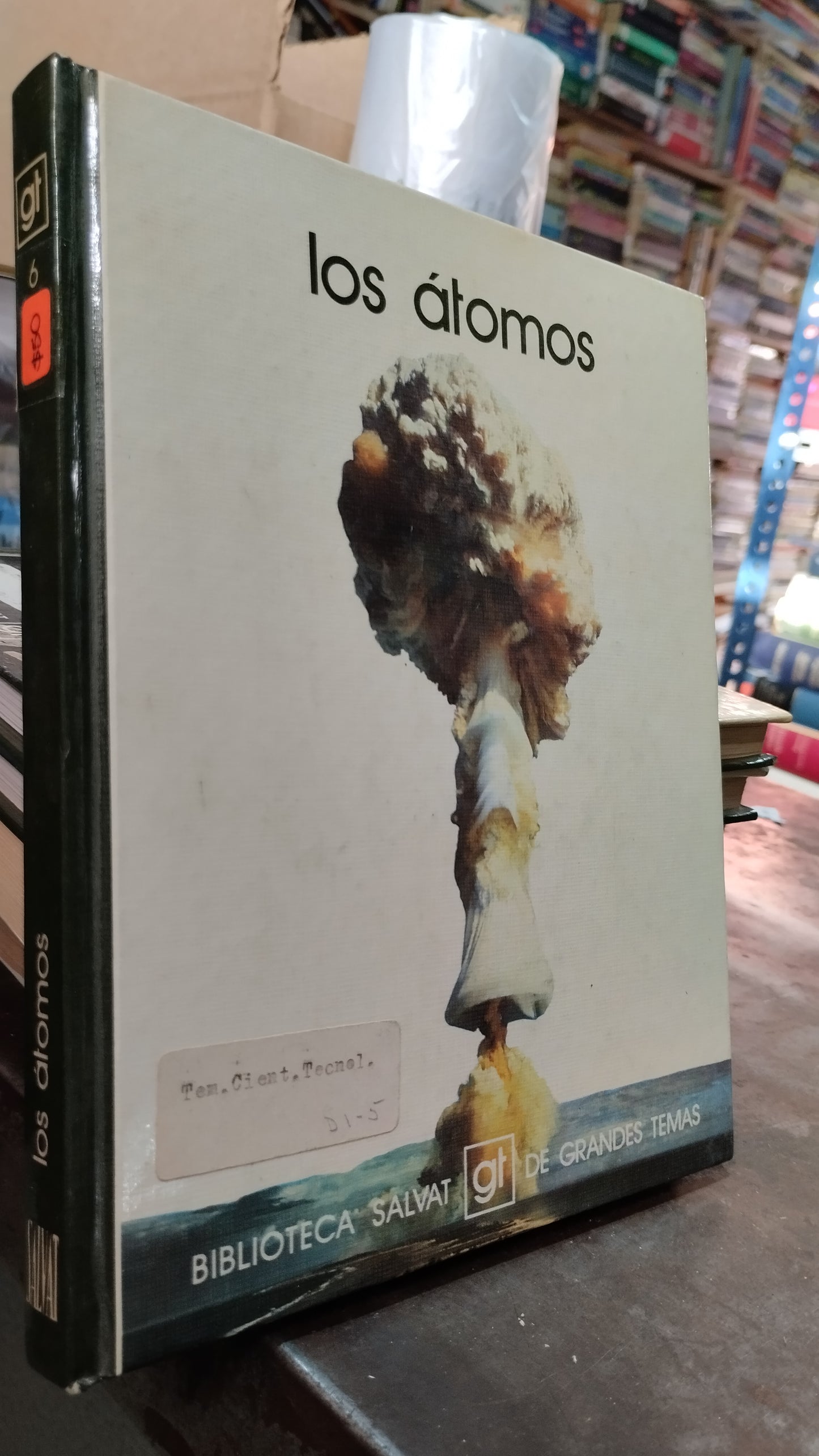 LOS ATOMOS POR BIBLIOTECA SALVAT LIBRO USADO CIENCIA ALDAMA
