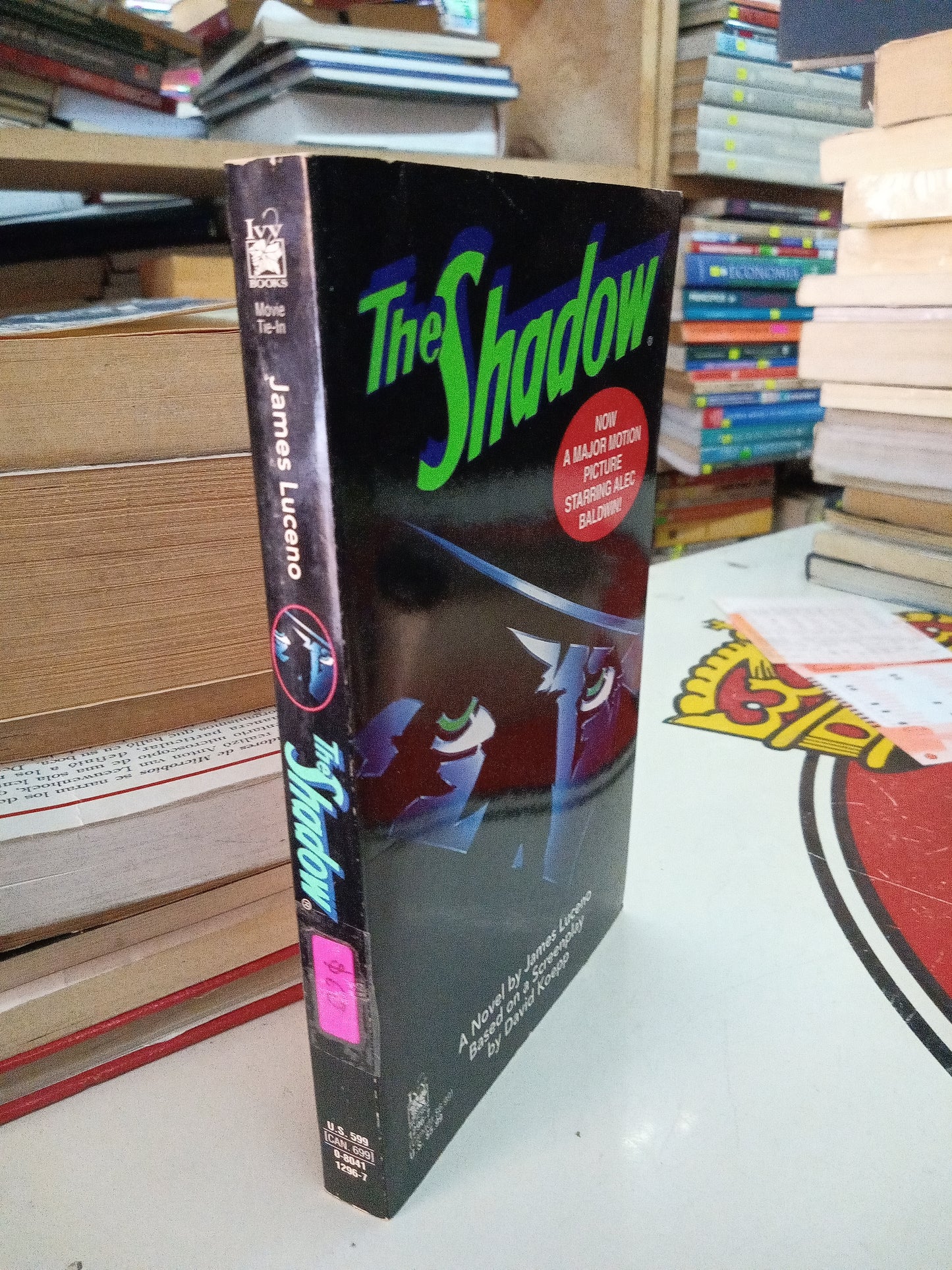THE SHADOW POR JAMES LUCENO USADO IDIOMAS LITERARIO 207