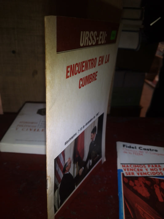 ENCUENTRO EN LA CUMBRE USADO POLÍTICA LITERARIO 207