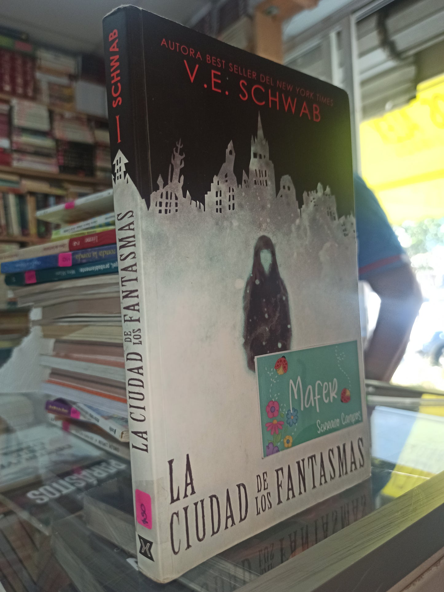 LA CIUDAD DE LOS FANTASMAS POR V. E. SCHWAB USADO INFANTILES JUÁREZ