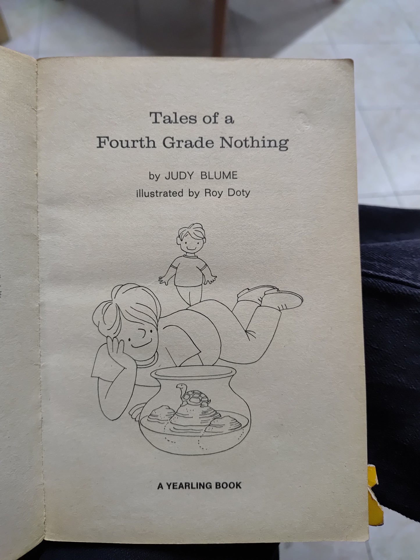 TALES OF A FOURTH GRADE NOTHING POR JUDY BLUME USADO IDIOMAS JUAREZ 515