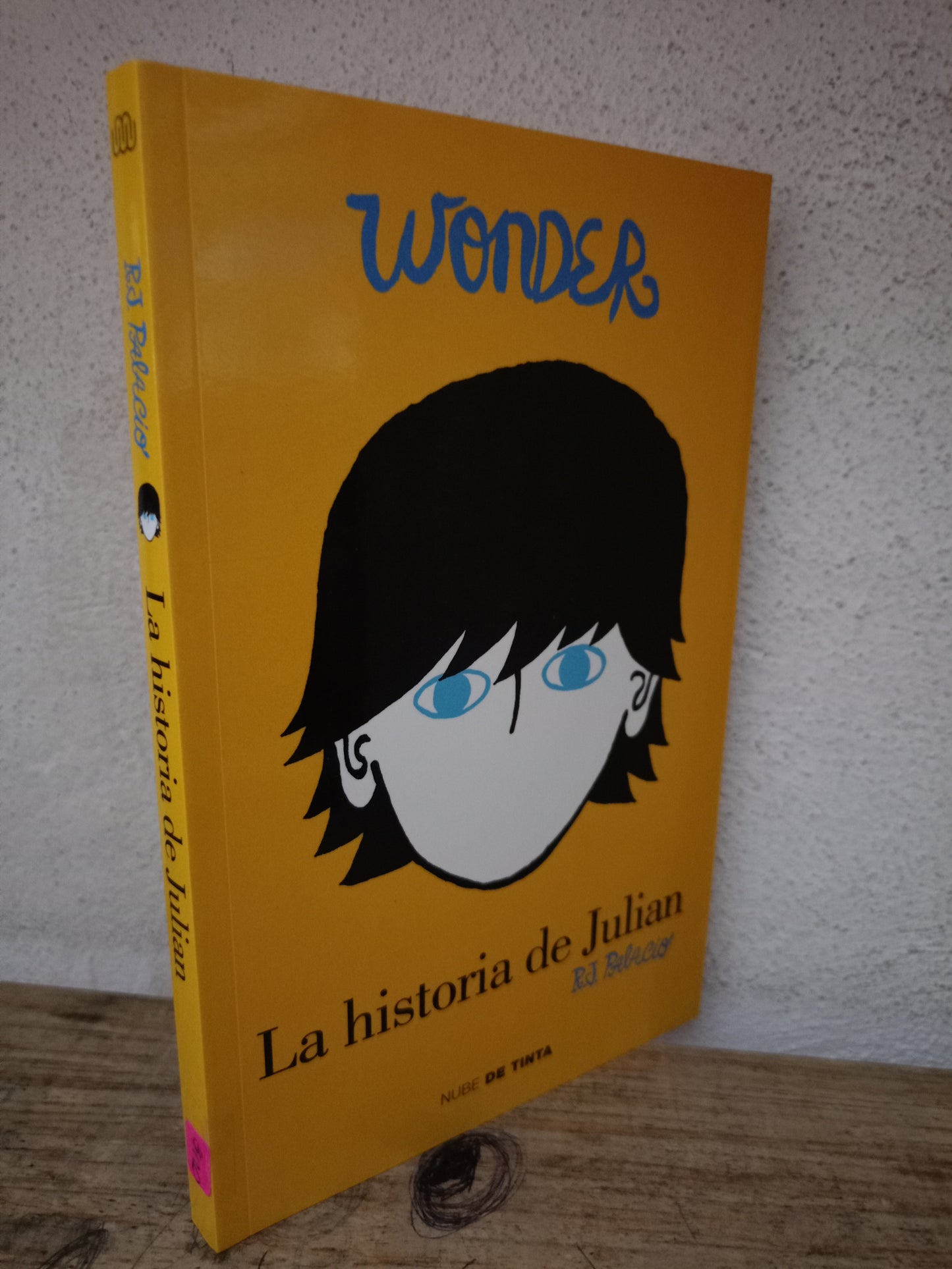 LA HISTORIA DE JULIAN POR R.J. PALACIO USADO NOVELA LITERARIO 305