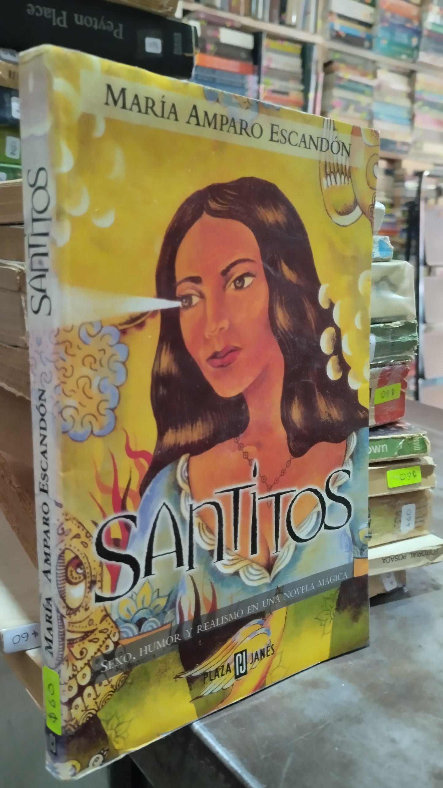 SANTITOS POR MARIA AMPARO ESCANDON LIBRO USADO NOVELAS ALDAMA