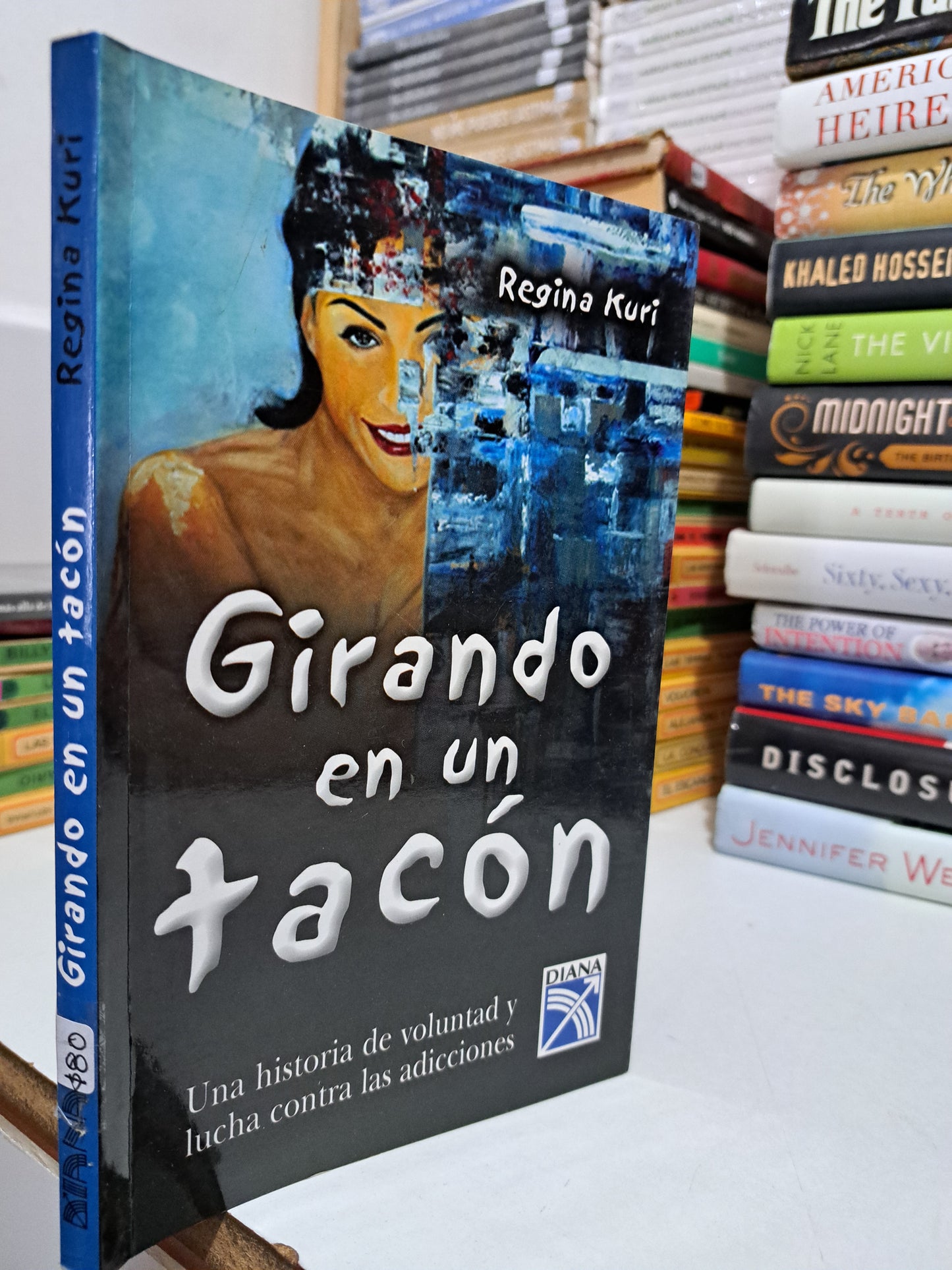 GIRANDO EN UN TACÓN REGINA KURI USADO NOVELA JUÁREZ