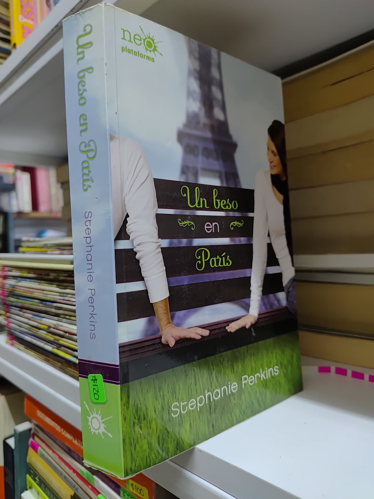 UN BESO EN PARIS POR STEPHANIE PERKINS USADO NOVELAS JUAREZ 507