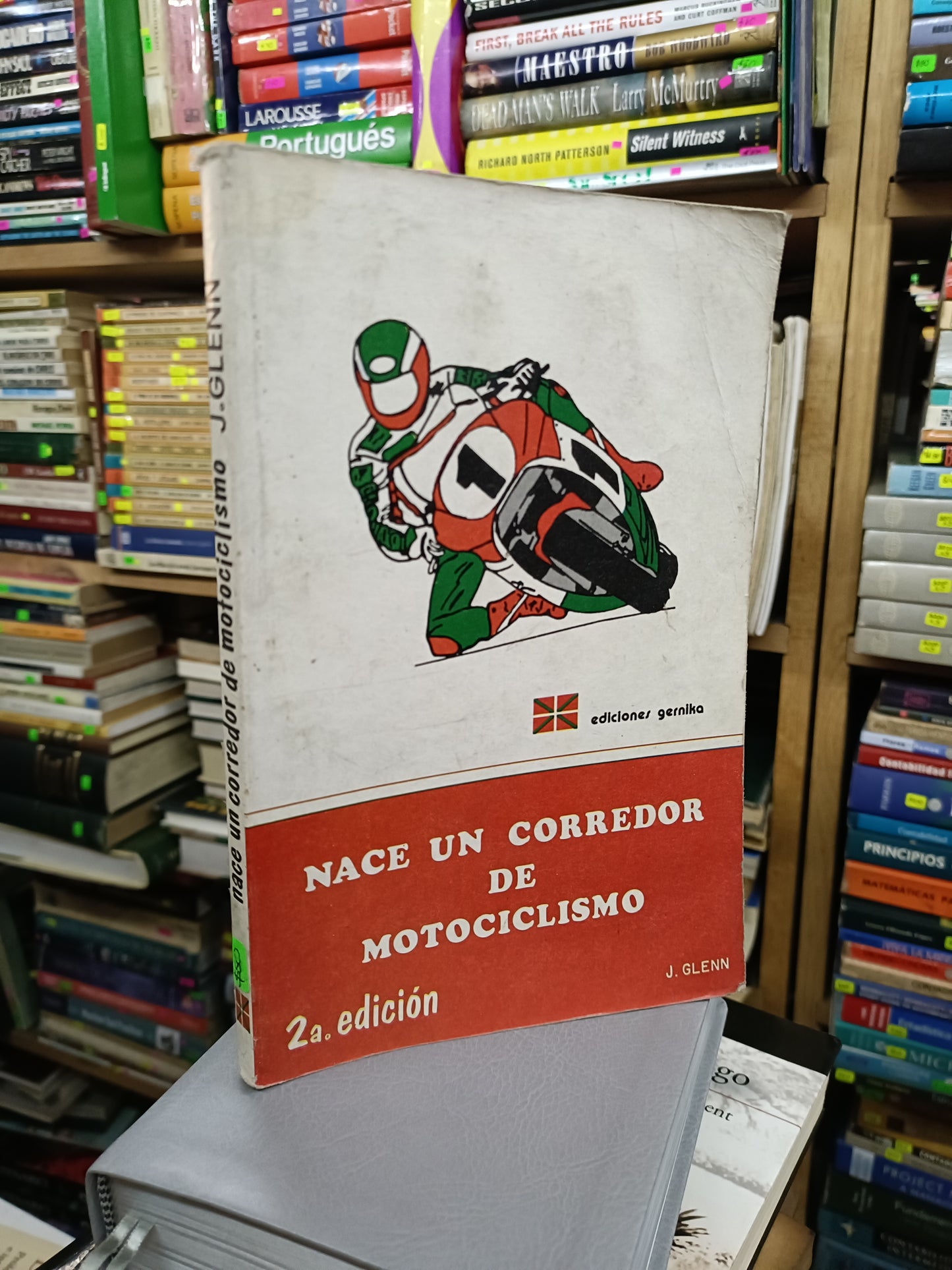 NACE UN CORREDOR DE MOTOCICLISMO POR J. GLENN USADO HISTORIA LITERARIO 207