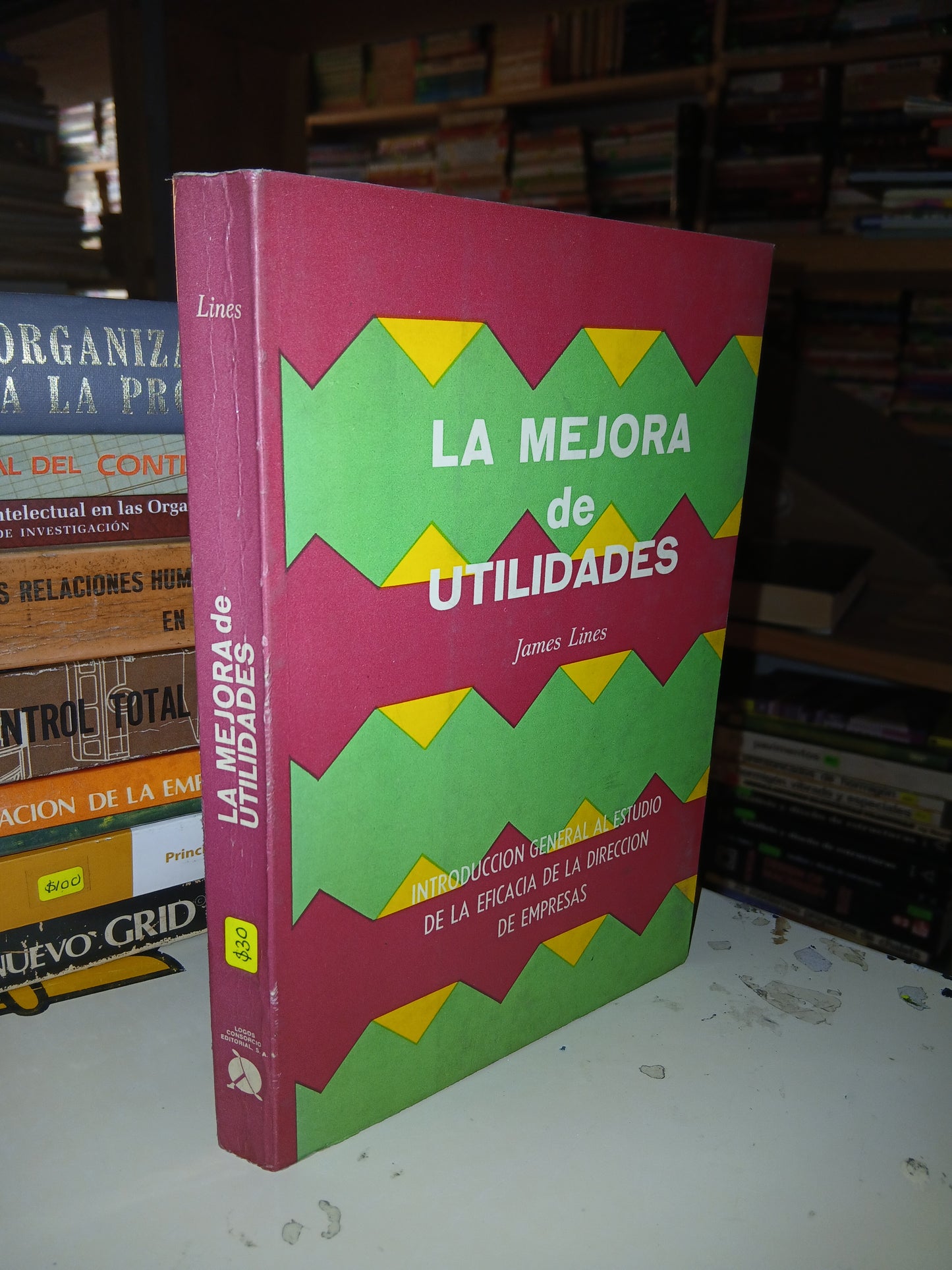 LA MEJORA DE UTILIDADES POR JAMES LINES USADO ADMINISTRACIÓN LITERARIO 207