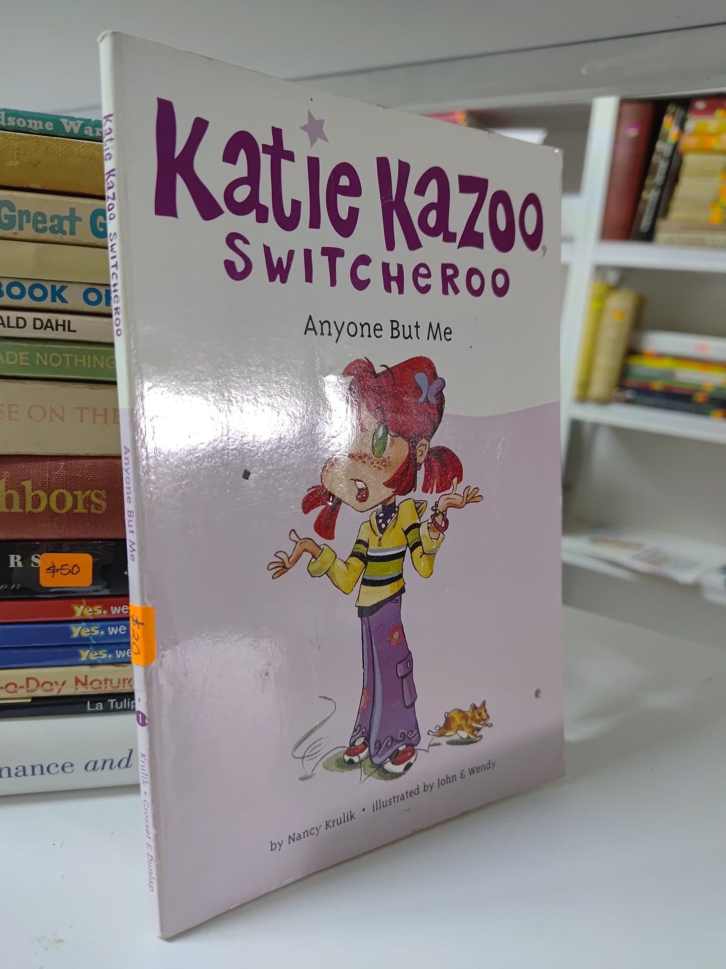 KATIE KAZOO SWITCHEROO POR NANCY KRULIK USADO IDIOMAS JUAREZ 515