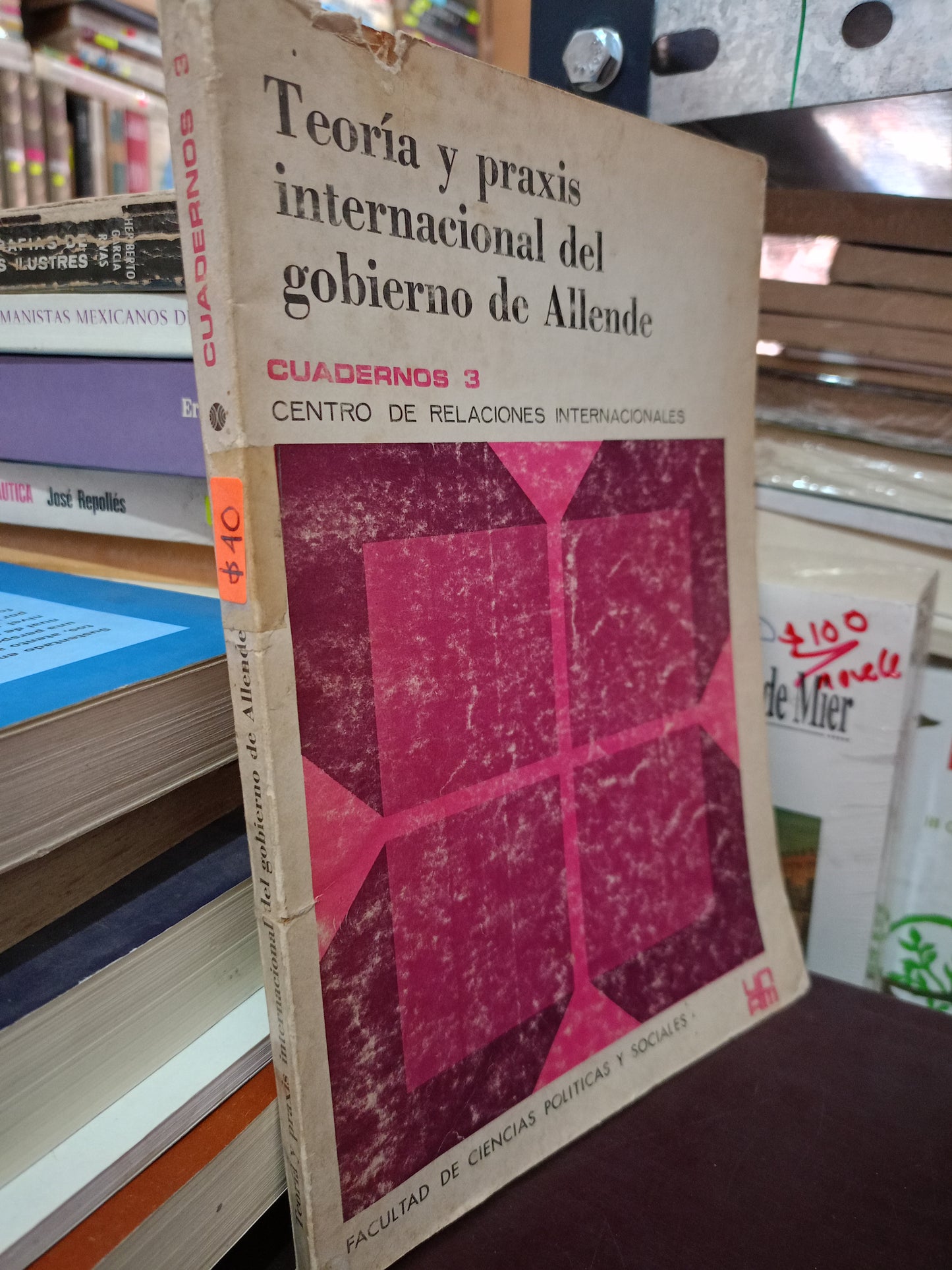 TEORIA Y PRAXIS INTERNACIONAL DEL GOBIERNO DE ALLENDE USADO HISTORIA LITERARIO 305