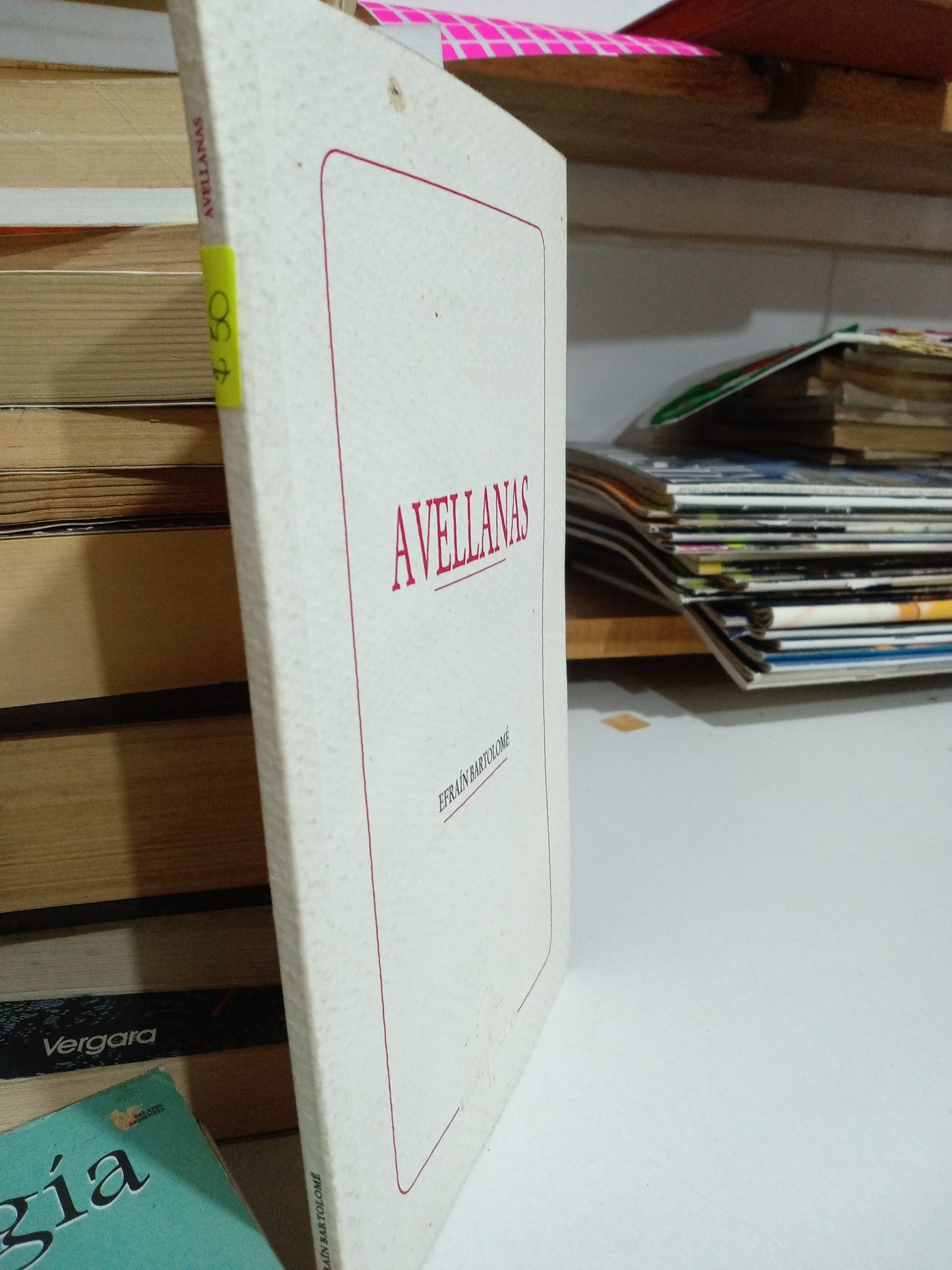 AVELLANAS POR EFRAN BARTOLOME USADO POESIA JUAREZ