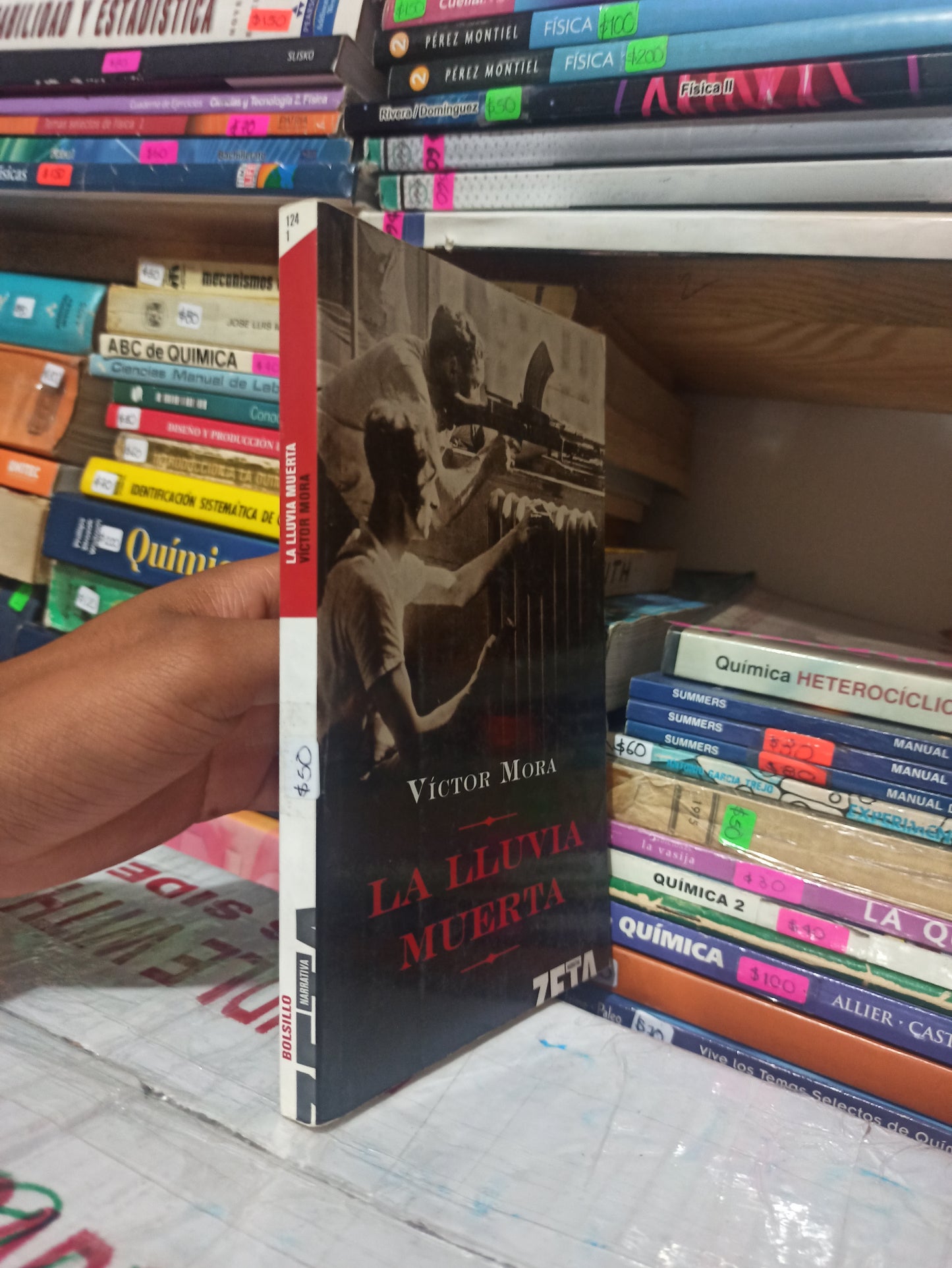 LA LLUVIA MUERTA POR VICTOR MORA USADO NOVELAS JUAREZ