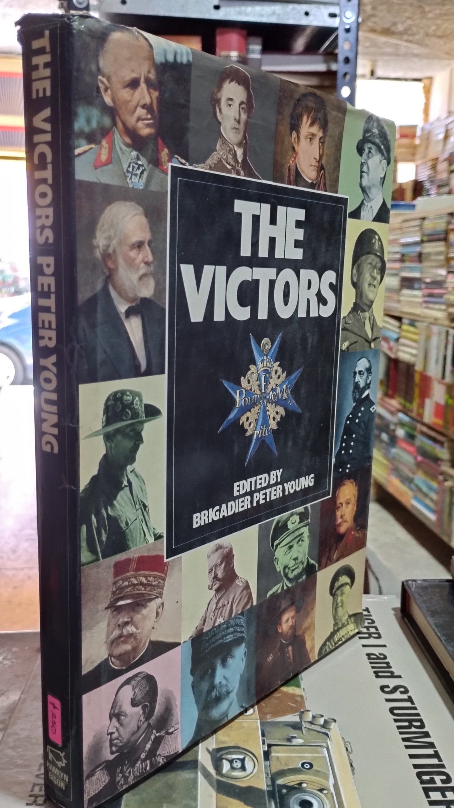 THE VICTORS POR PETER YOUNG LIBRO USADO HISTORIA ALDAMA