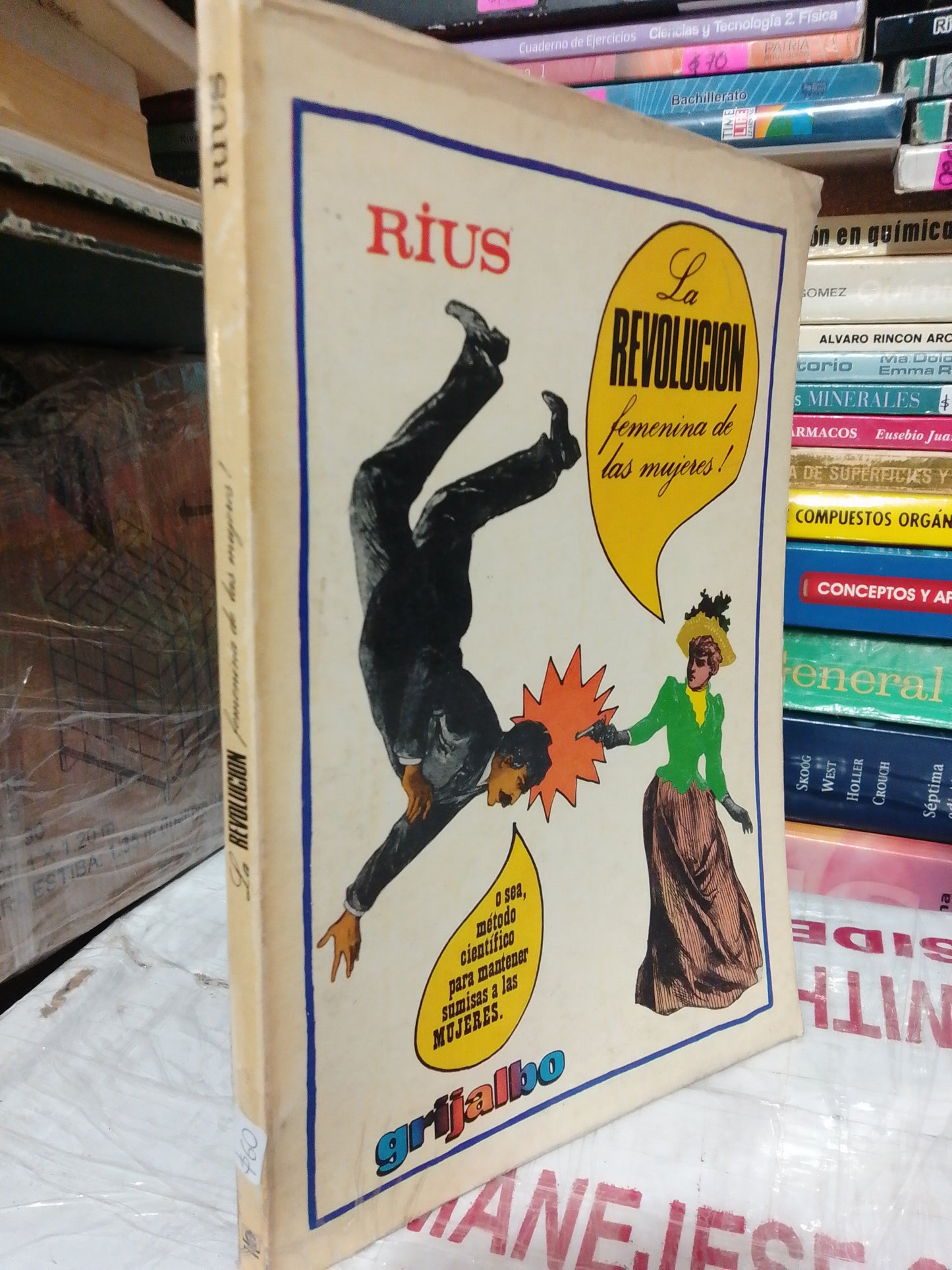 LA REVOLUCIÓN FEMENINA DE LAS MUJERES POR RIUS USADO NOVELA JUÁREZ